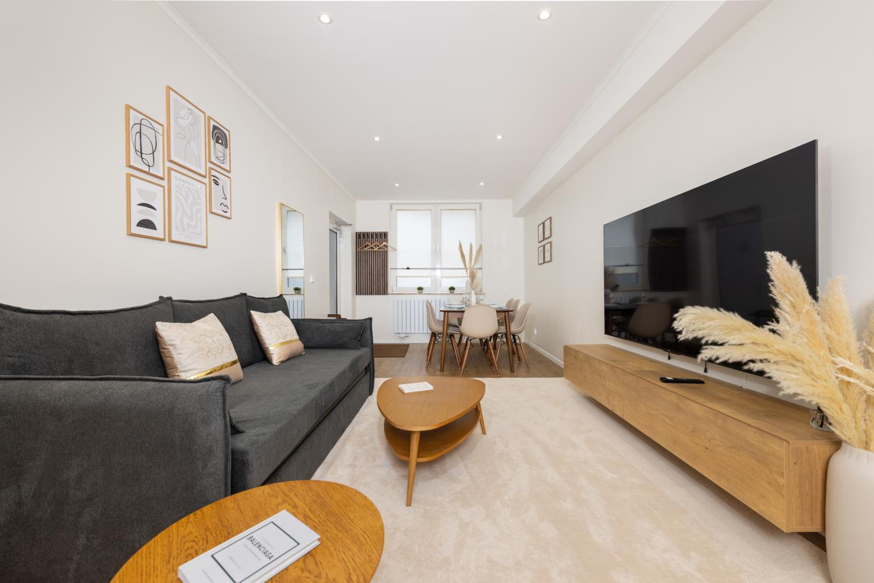 120sqm & 5-room luxury apartment with 2 bathrooms