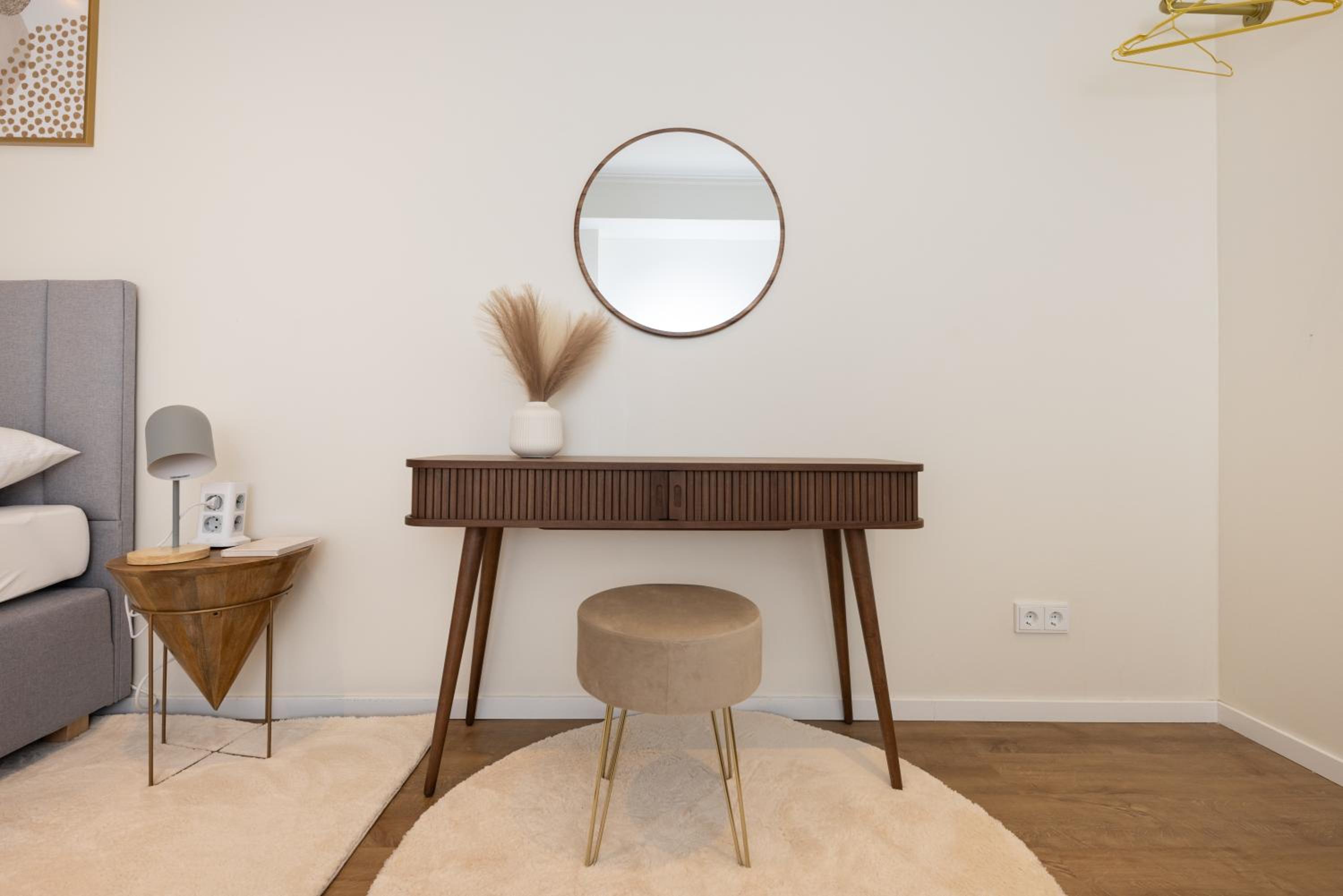 120sqm & 5-room luxury apartment with 2 bathrooms