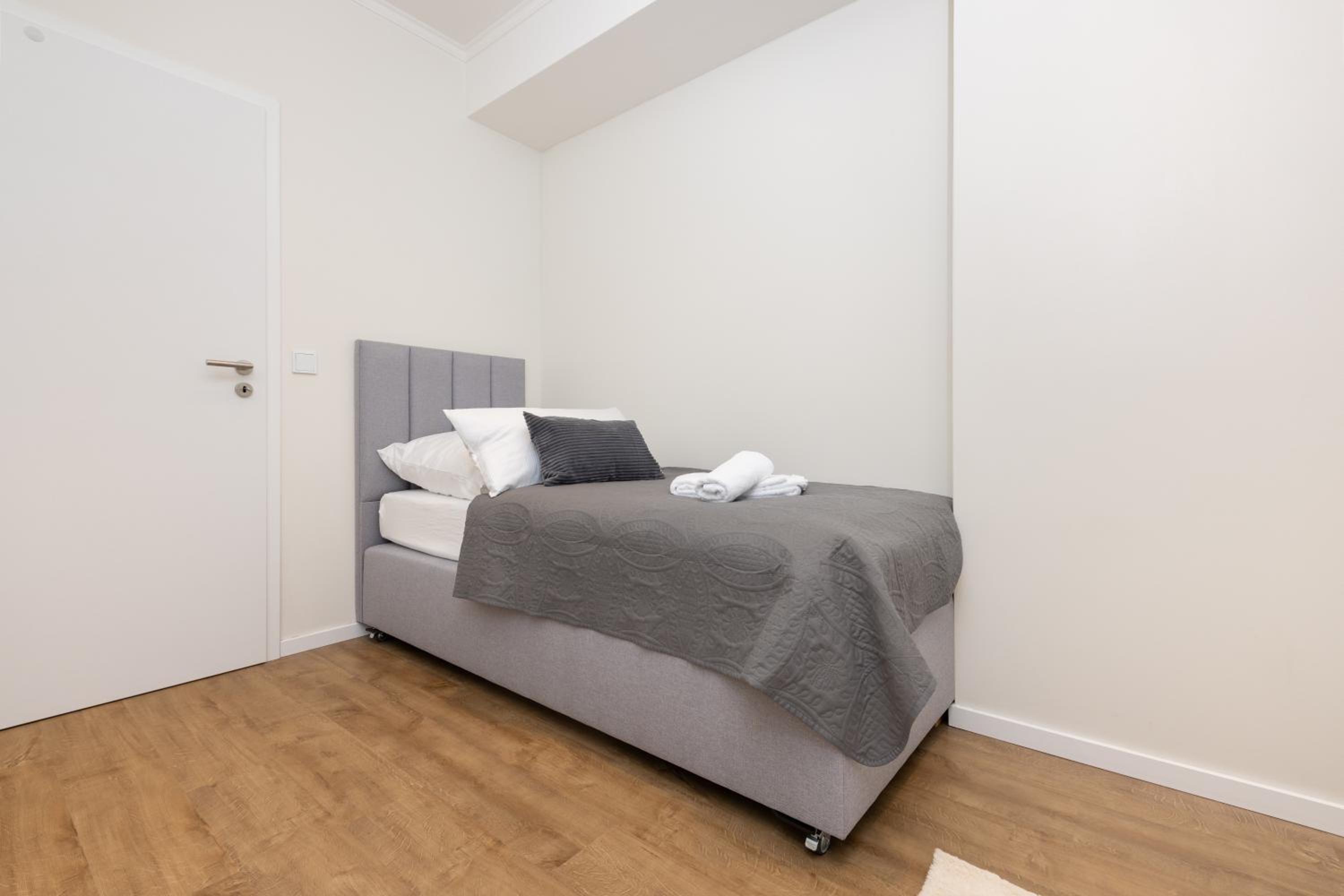 120sqm & 5-room luxury apartment with 2 bathrooms