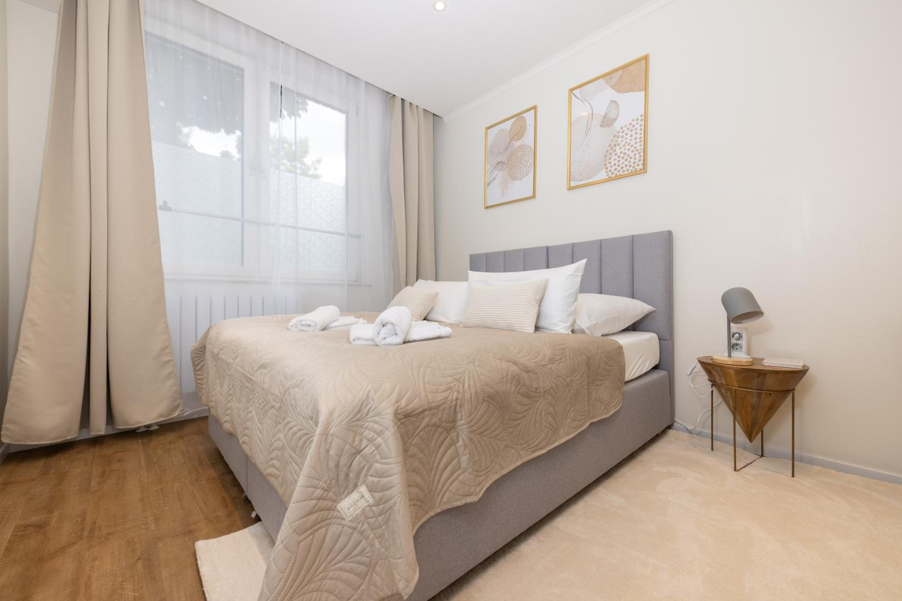 120sqm & 5-room luxury apartment with 2 bathrooms