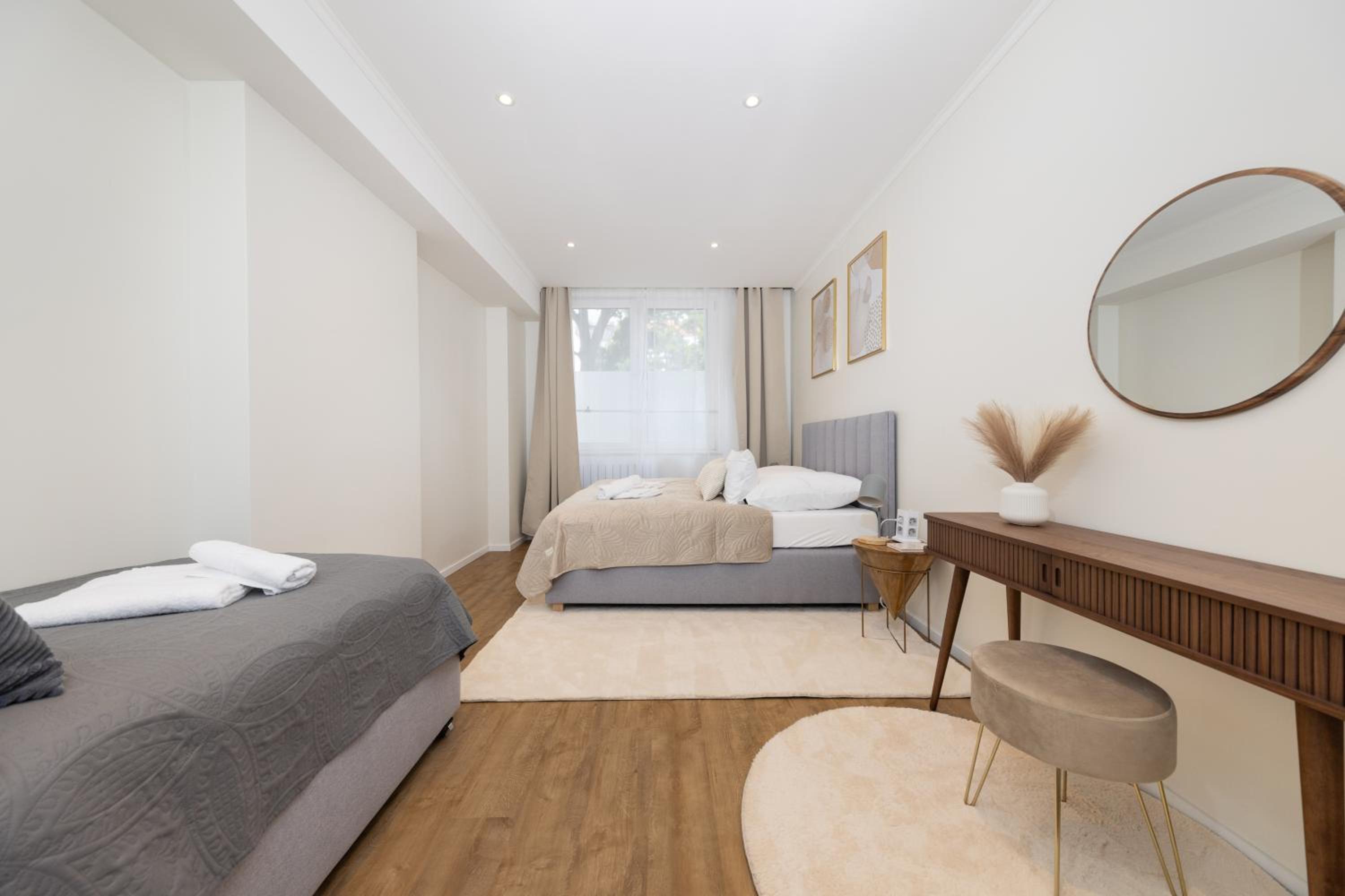 120sqm & 5-room luxury apartment with 2 bathrooms