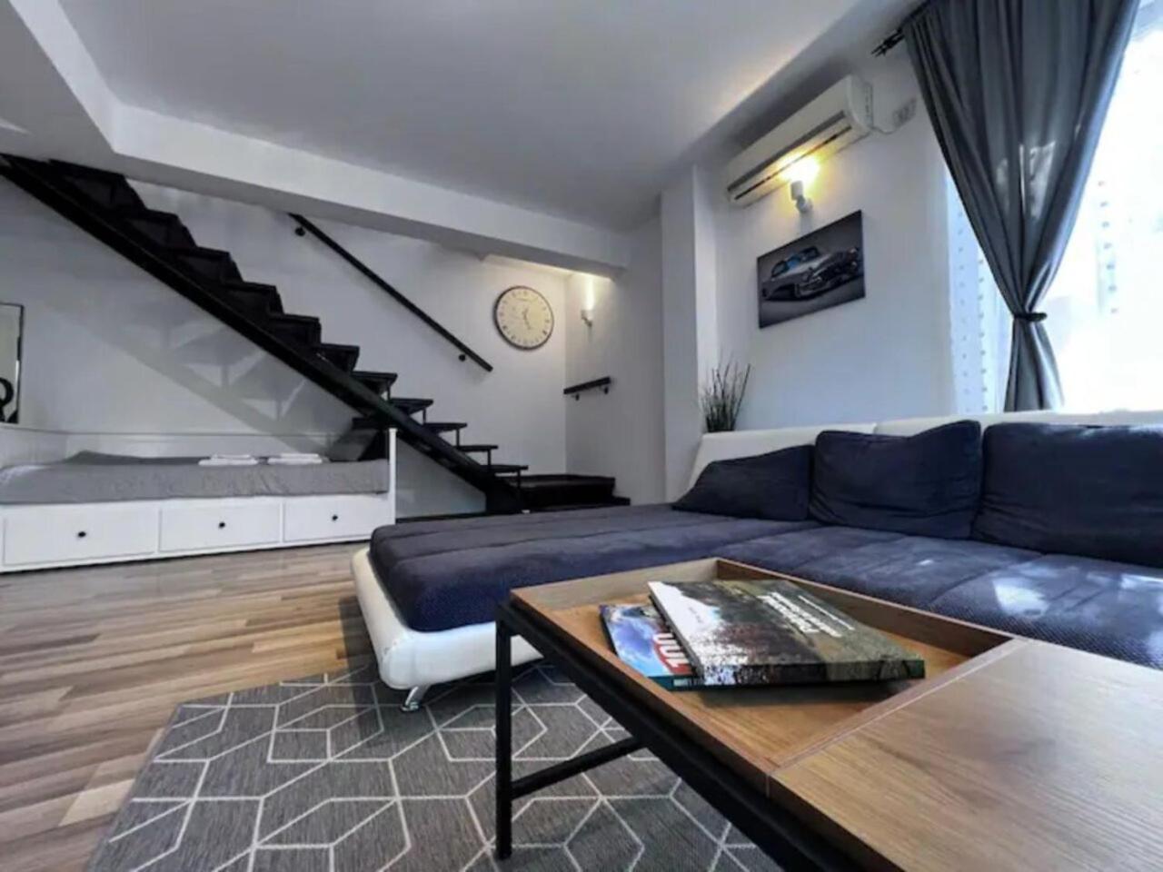 Vila luminoasa cu curte privată view 4