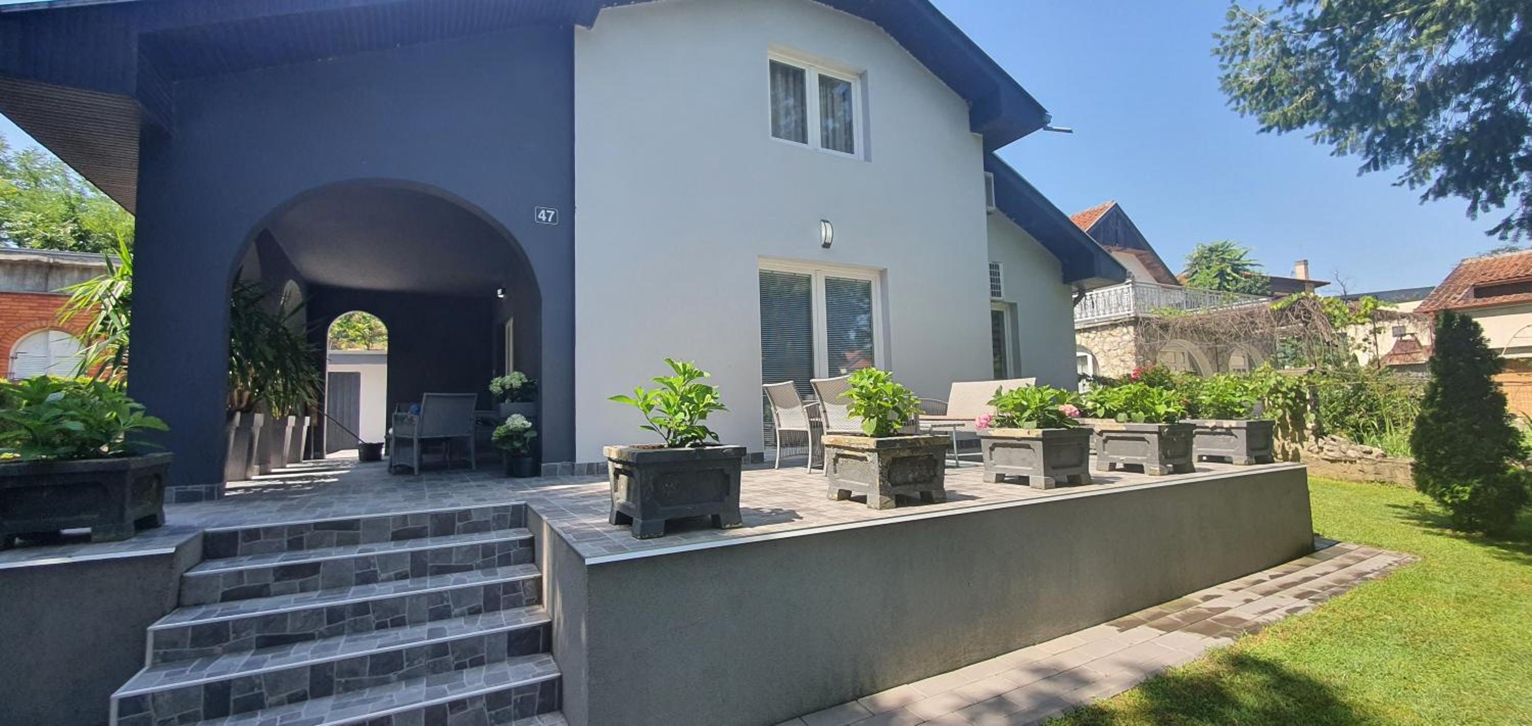 Silver Rose apartman