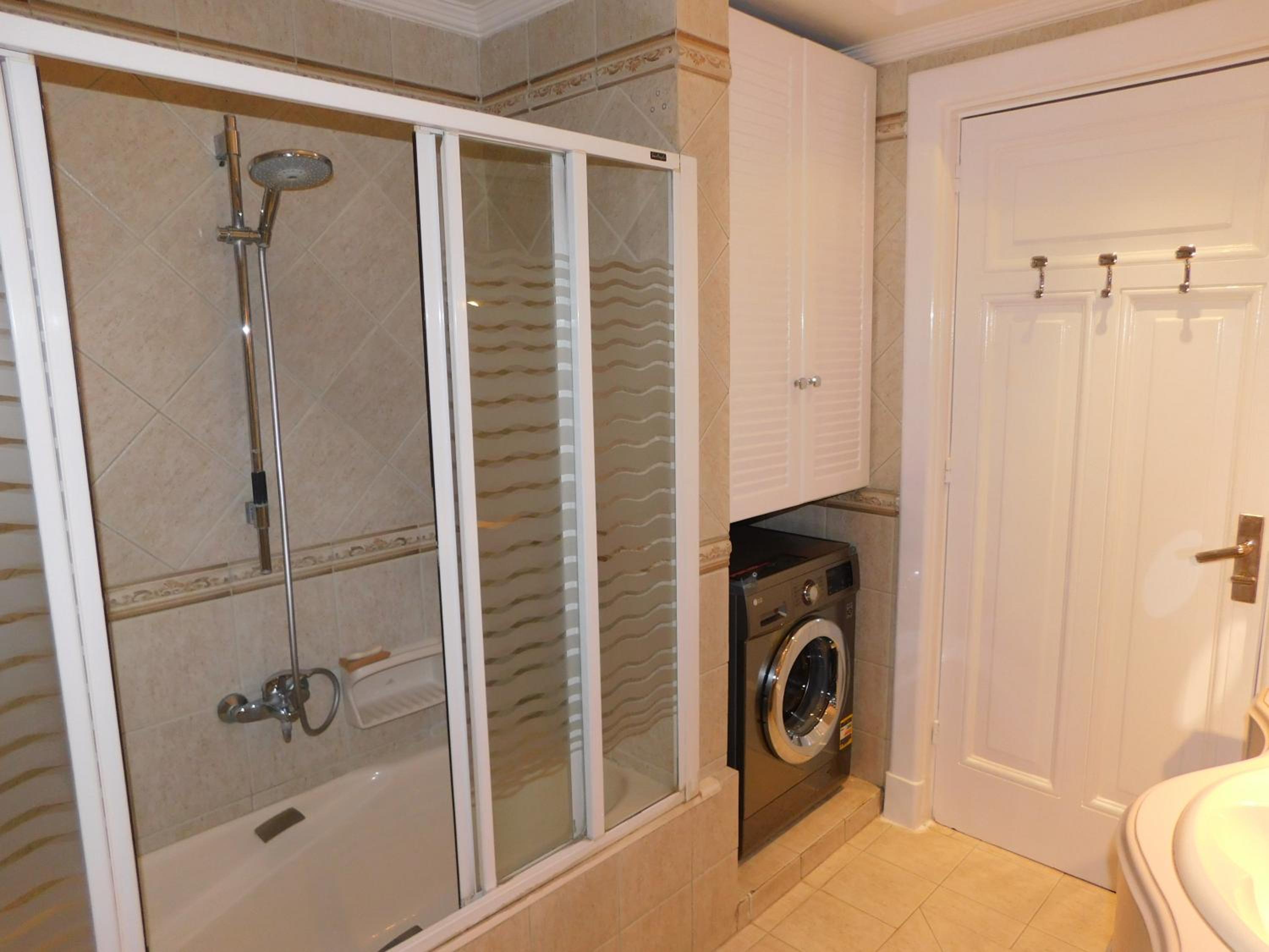 Down Town Luxury Apartment