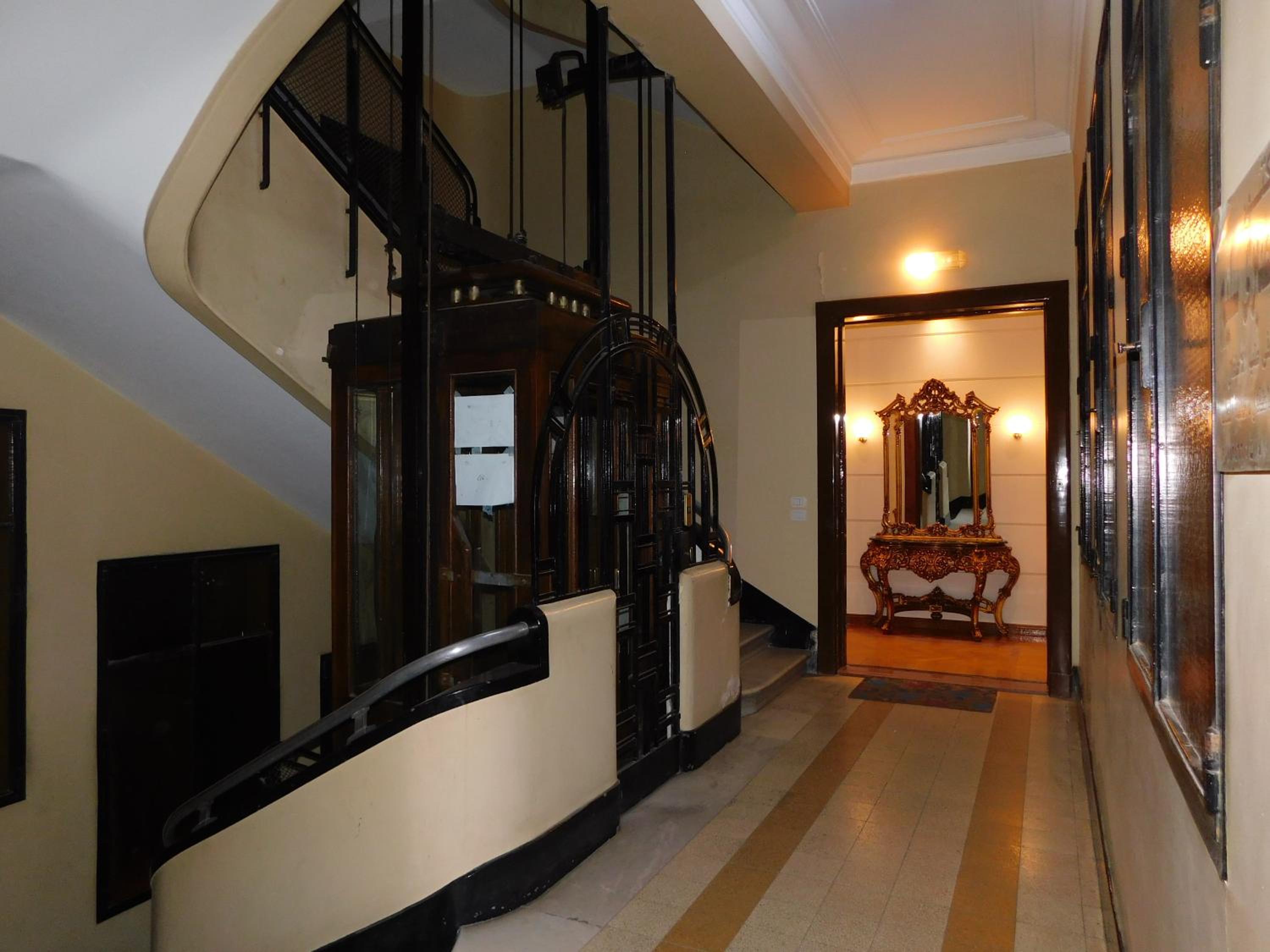 Down Town Luxury Apartment