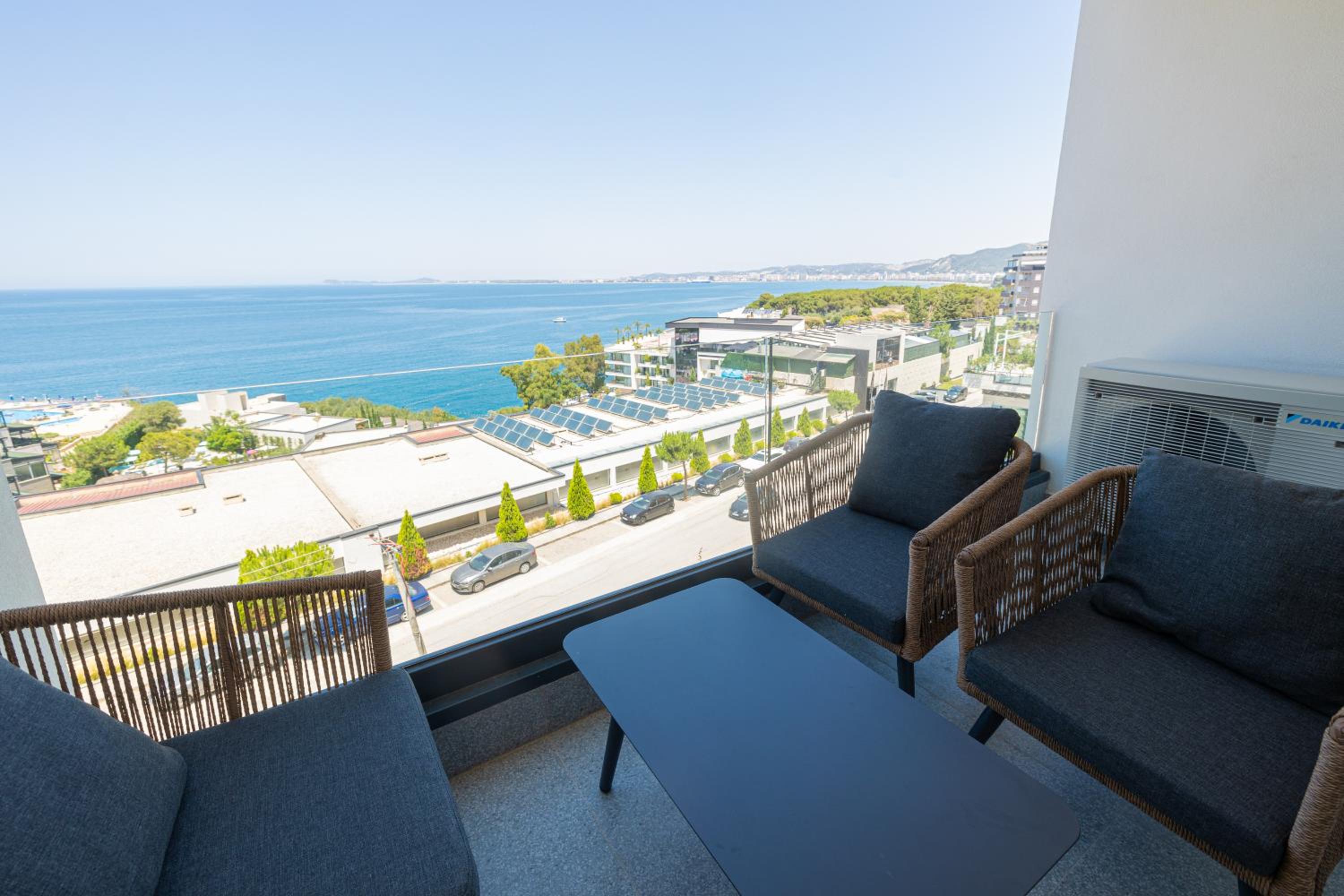 Ameli Luxury Apartment