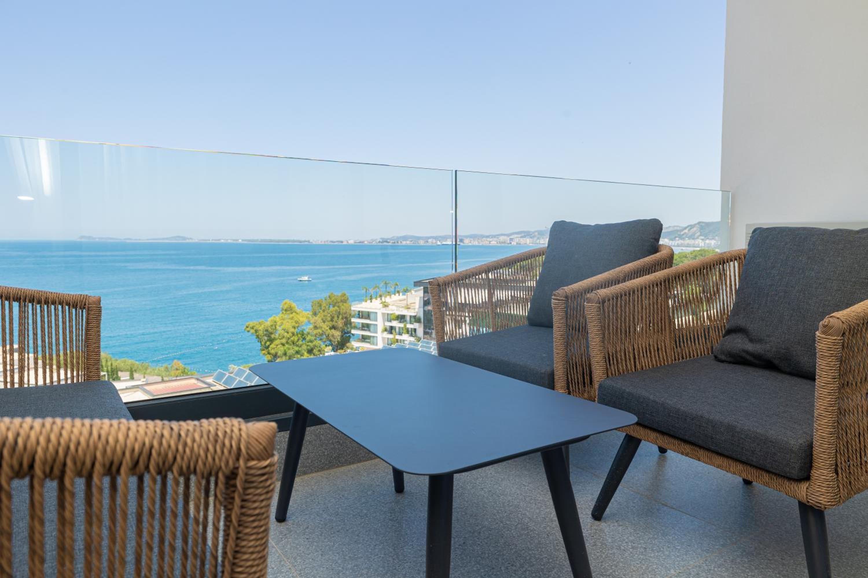 Ameli Luxury Apartment