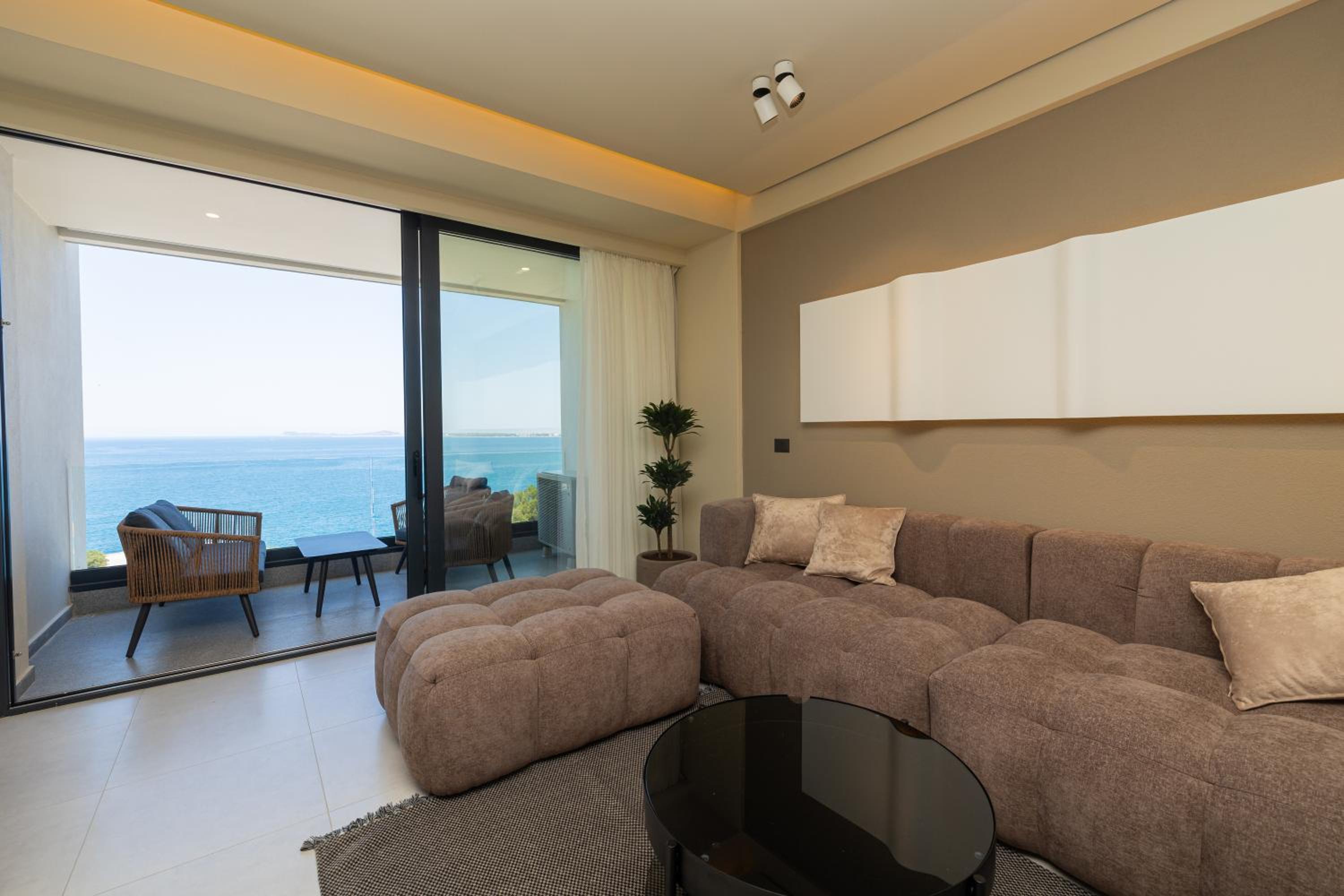 Ameli Luxury Apartment
