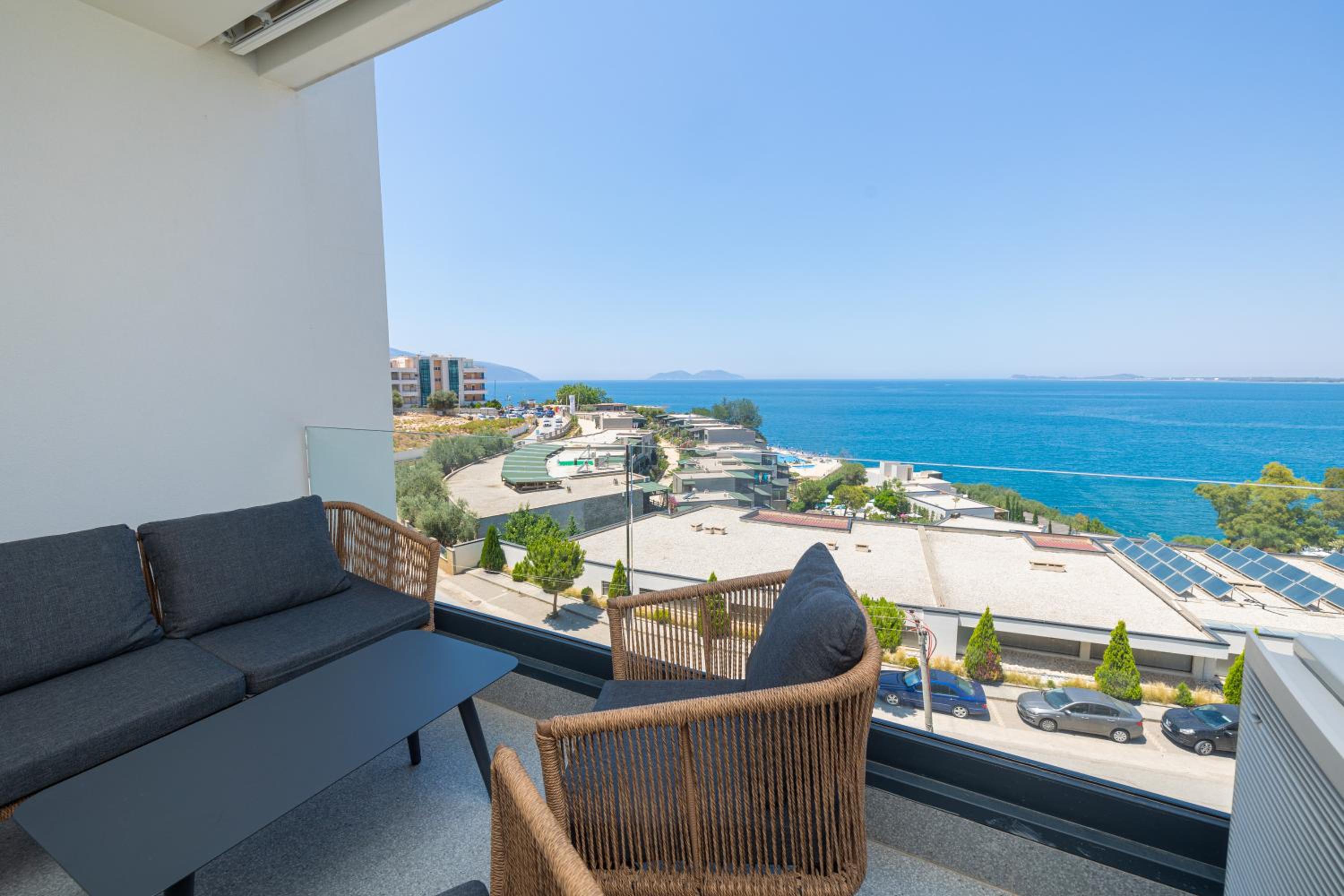 Ameli Luxury Apartment