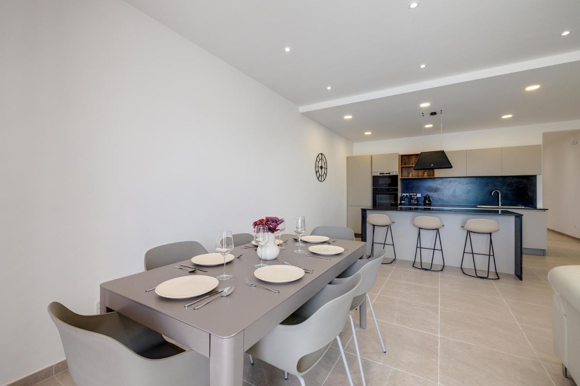 Elegant Sliema Penthouse Panoramic Terrace by Buena Vista