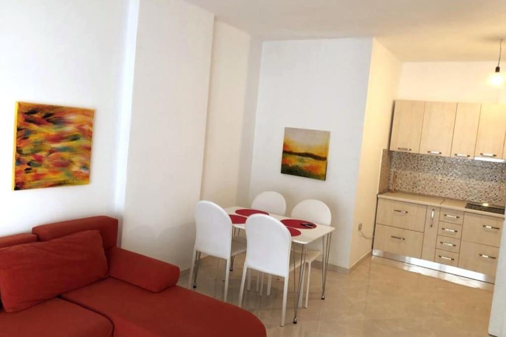 Appartement au bord de mer, grande terrasse!