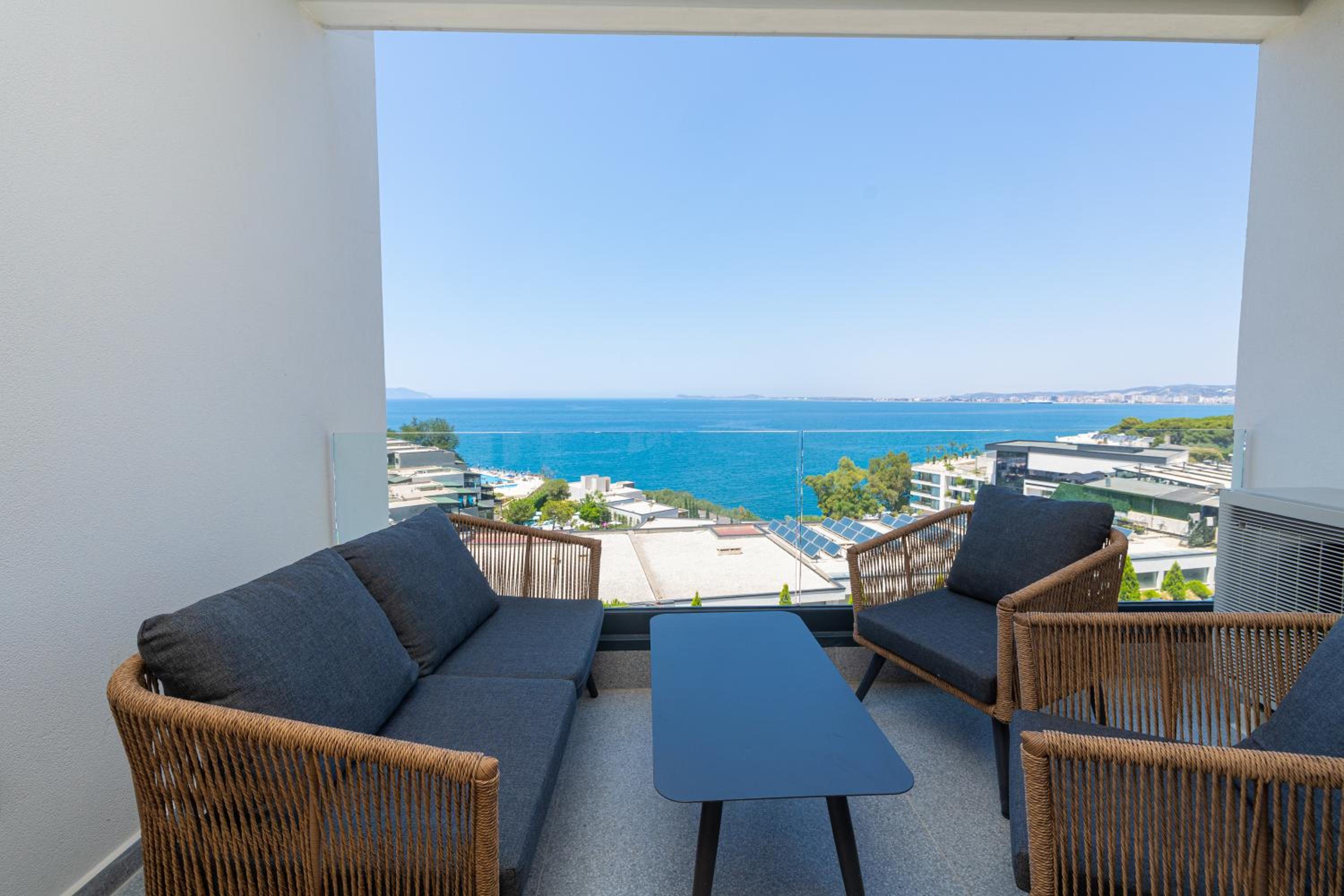 Ameli Luxury Apartment