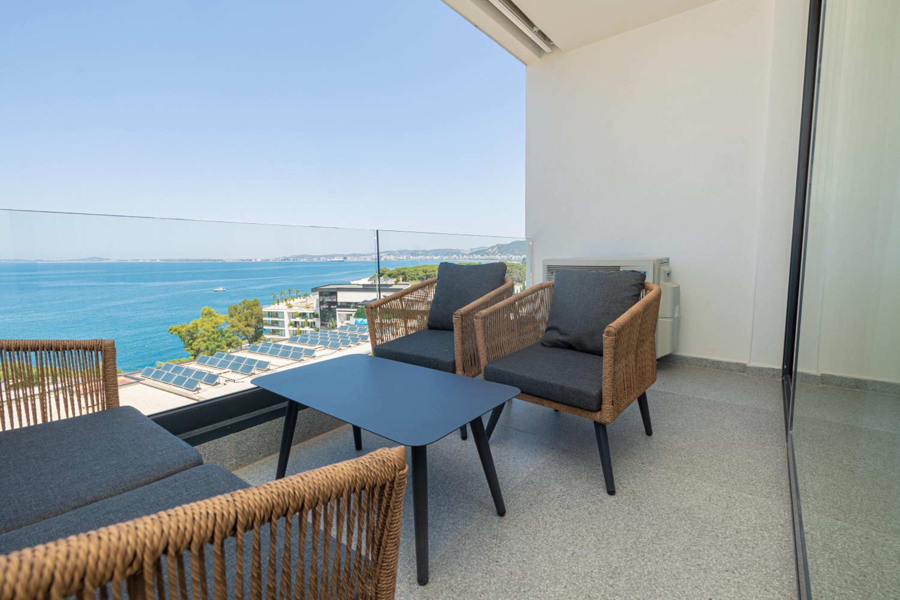 Ameli Luxury Apartment
