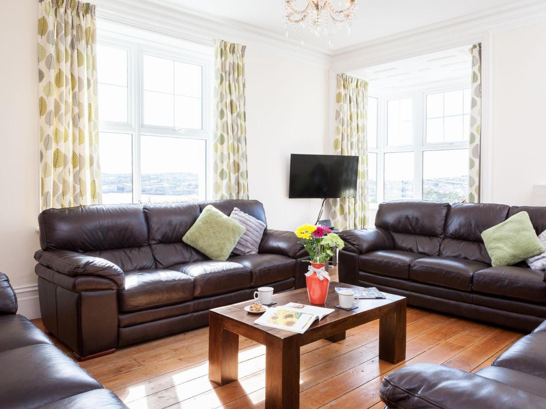 11 Bed in Bideford oc-redla view 3