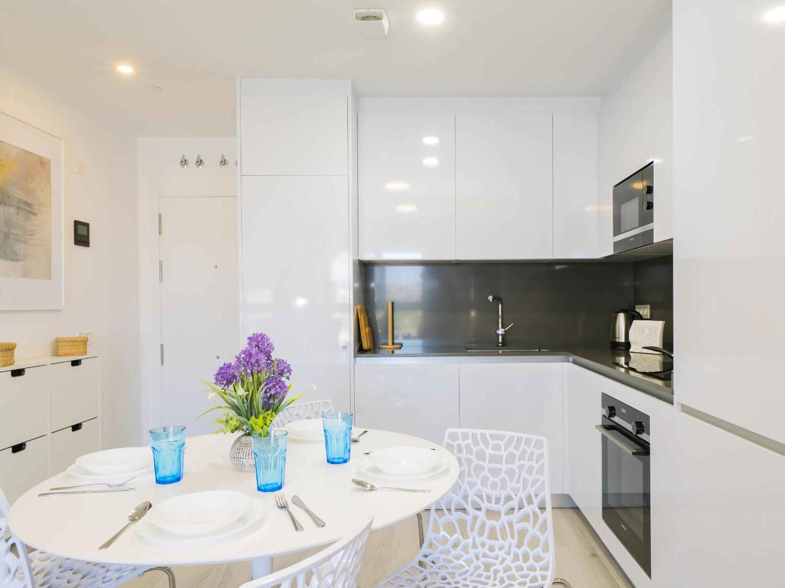 Cubo's Urban Sky Apartment East View 13