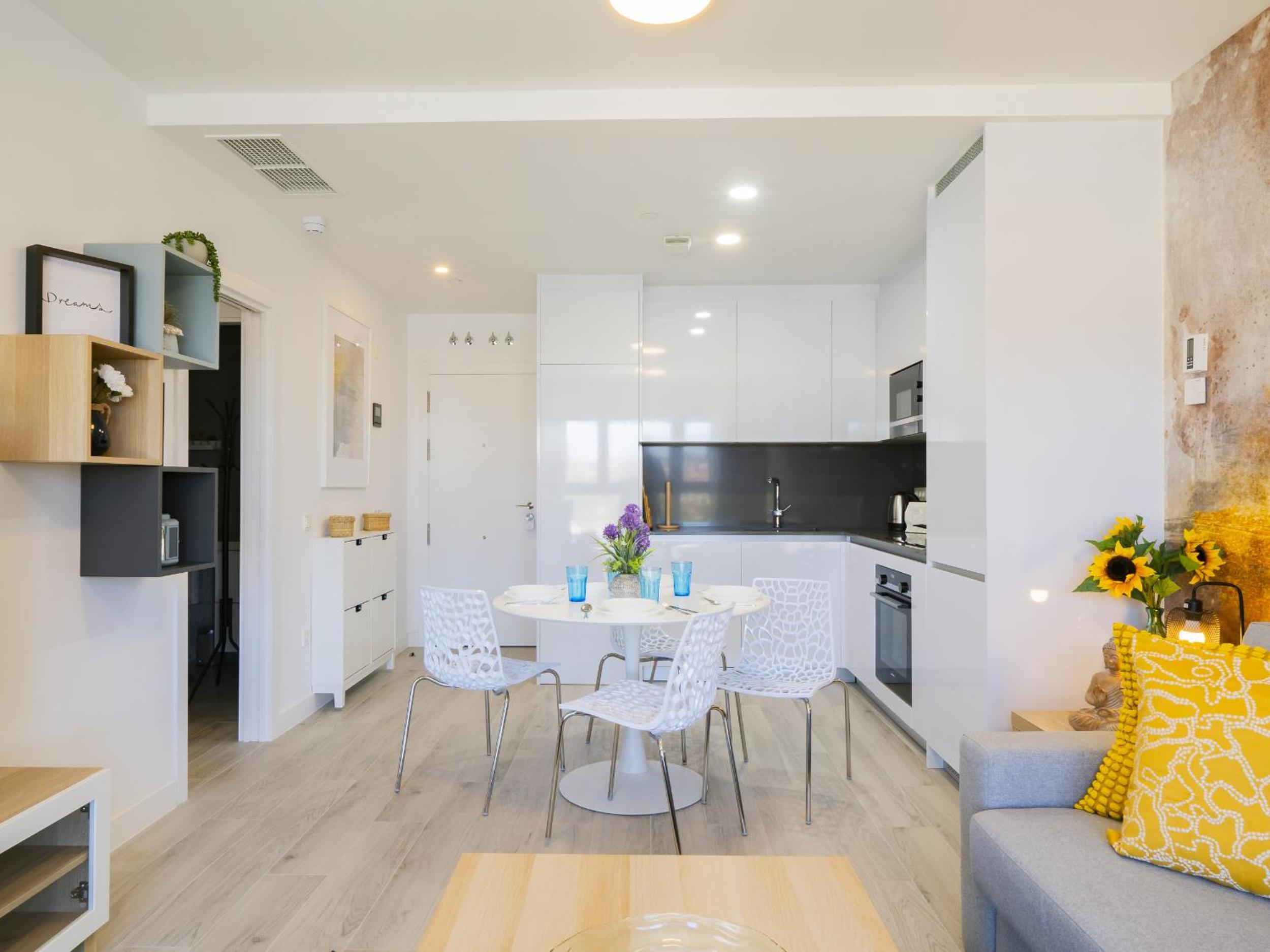 Cubo's Urban Sky Apartment East View 13