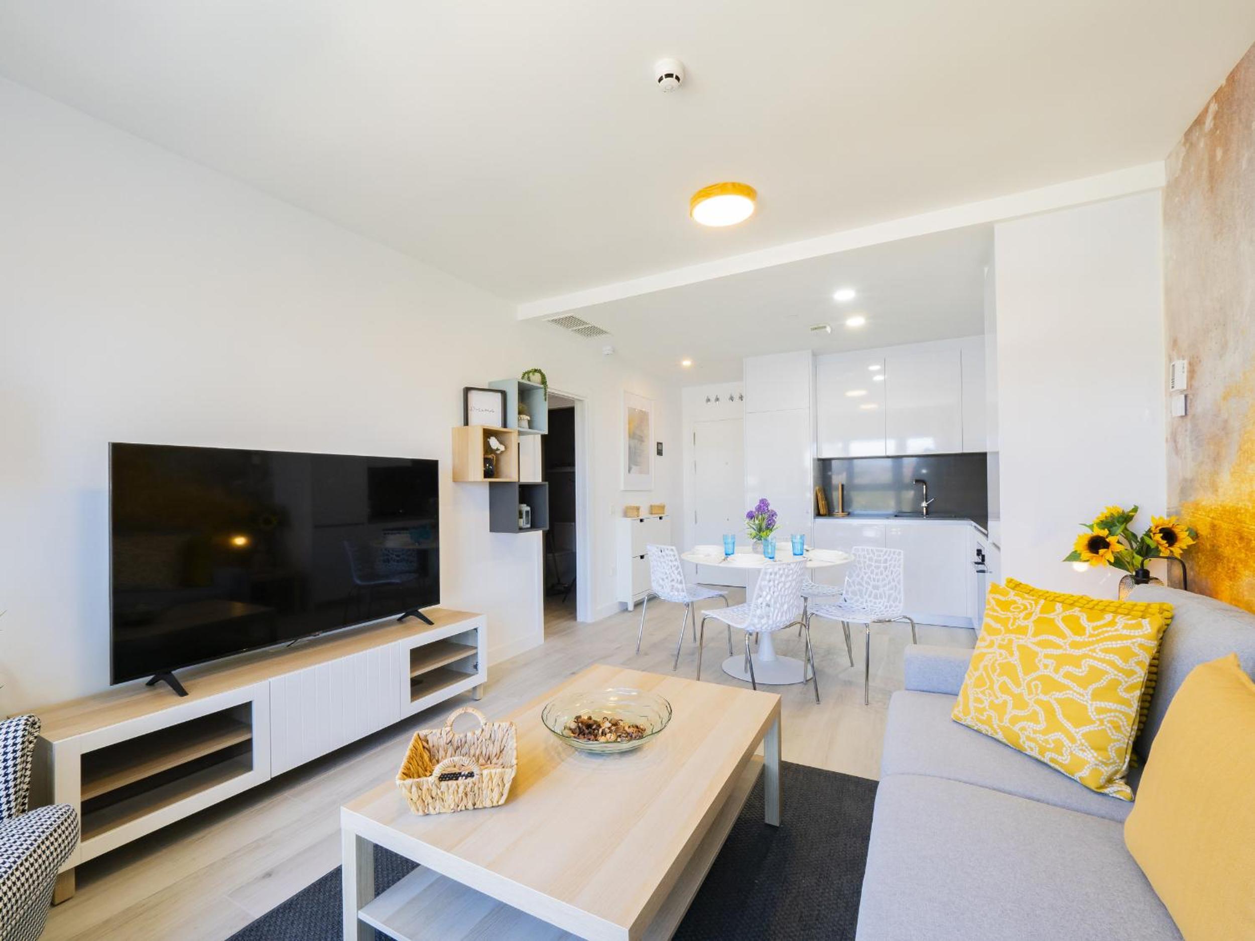 Cubo's Urban Sky Apartment East View 13