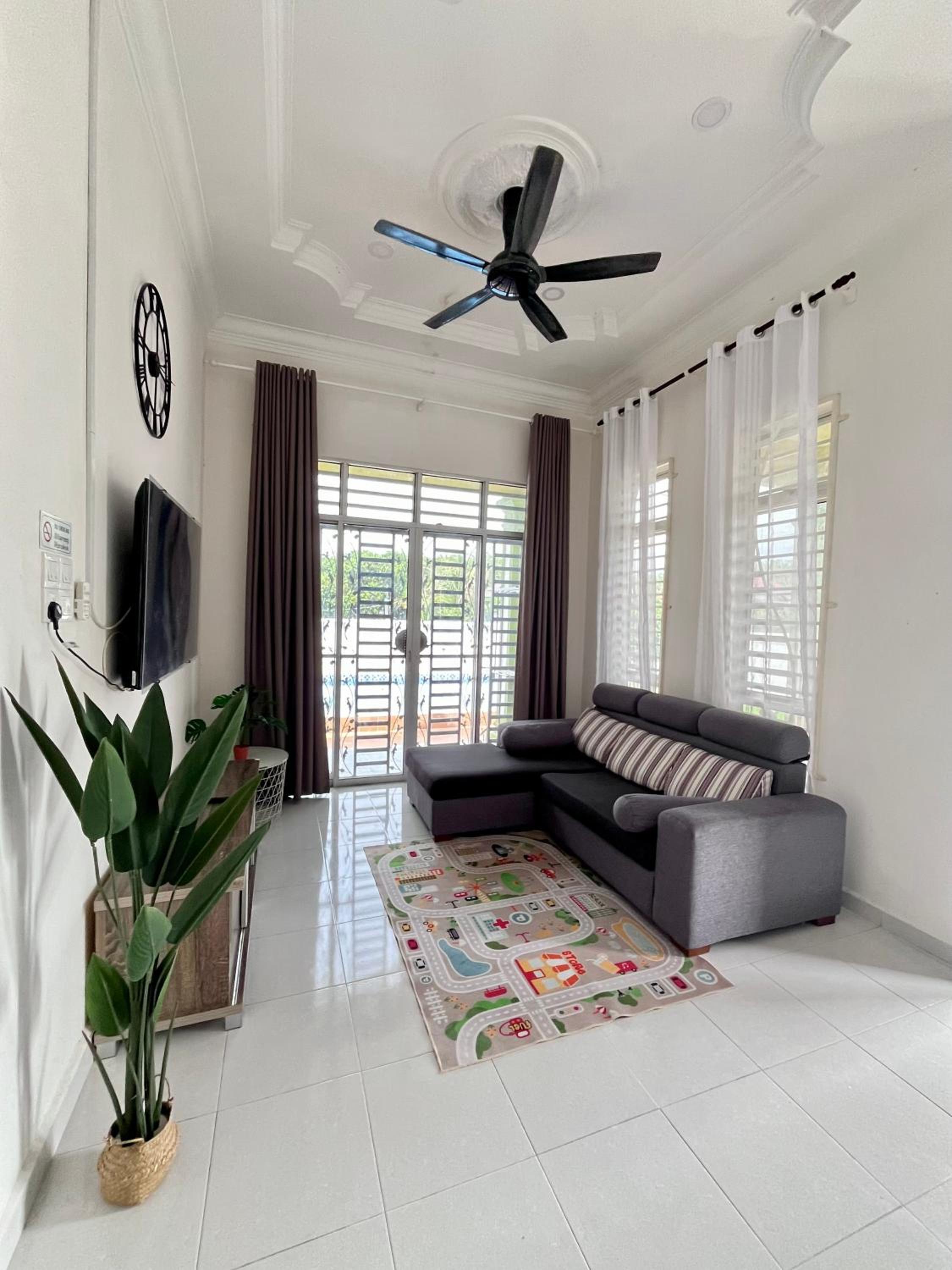 mommy cottage pool homestay photo 7