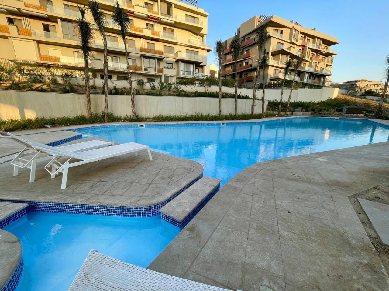 LUX 2BR Direct on Pool with Natural view SodicVillette view 3