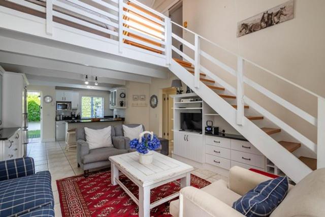 9 River Club Mews view 3