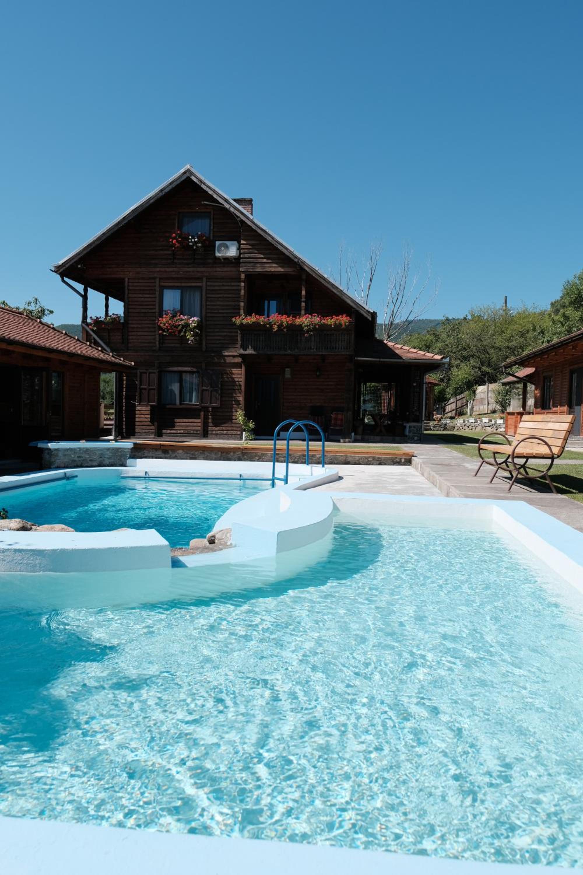 Casa Amalia Tocile -Sadu view 4