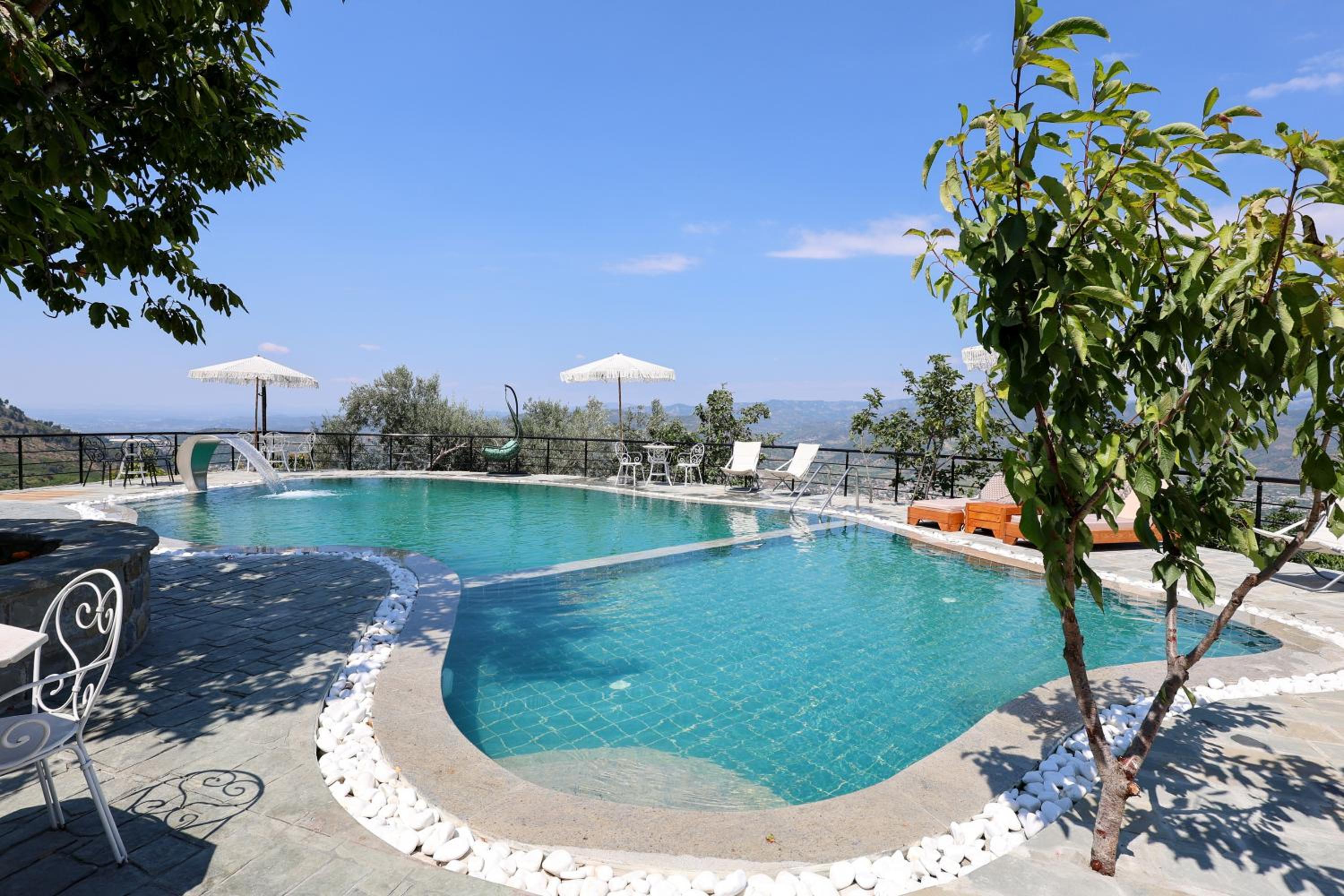Sunrise House - Swimming Pool