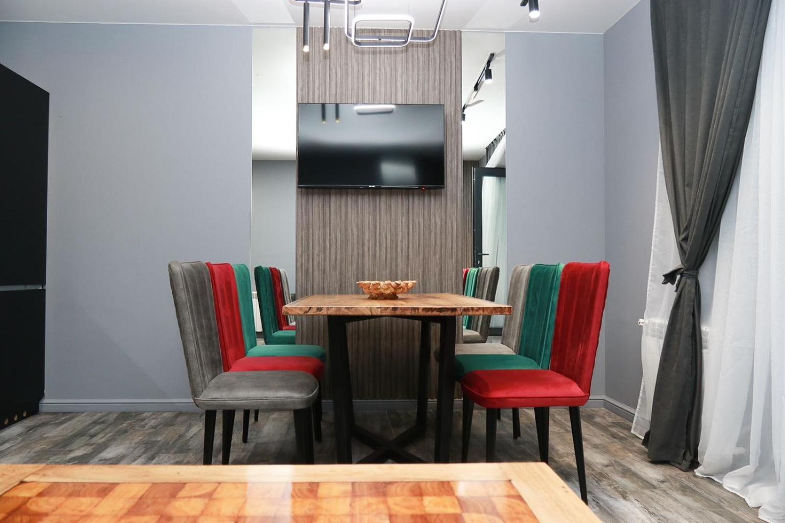 Dilijan Family House with Pool 2BD, service by Estate EVN