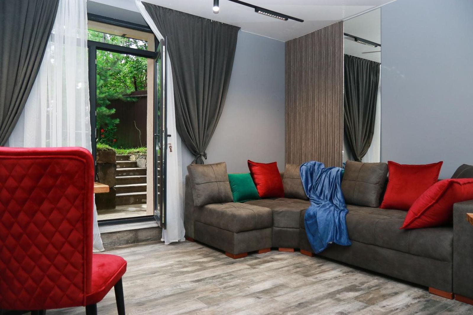 Dilijan Family House with Pool 2BD, service by Estate EVN