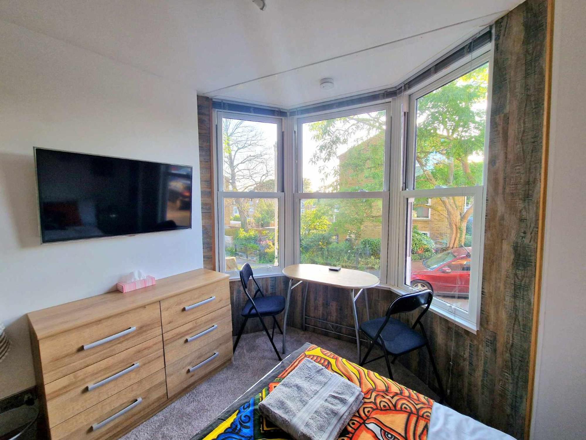 Beachside Bliss in Heart of Town