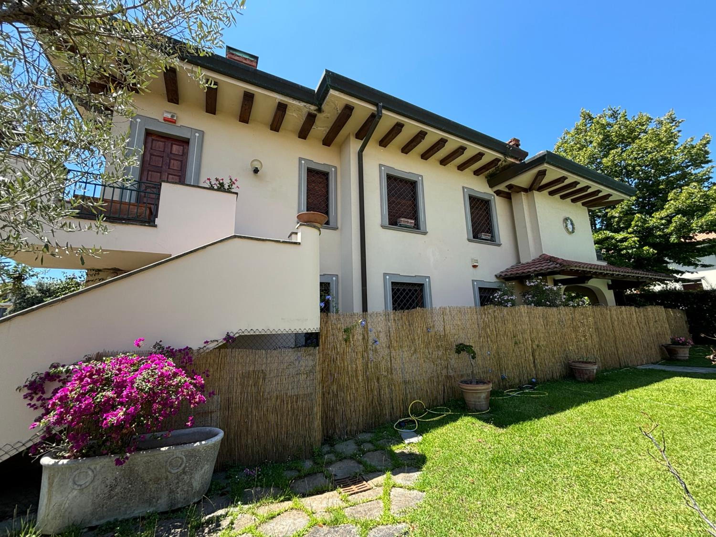 Villa con Piscina in Versilia - Marina di Massa - view 4