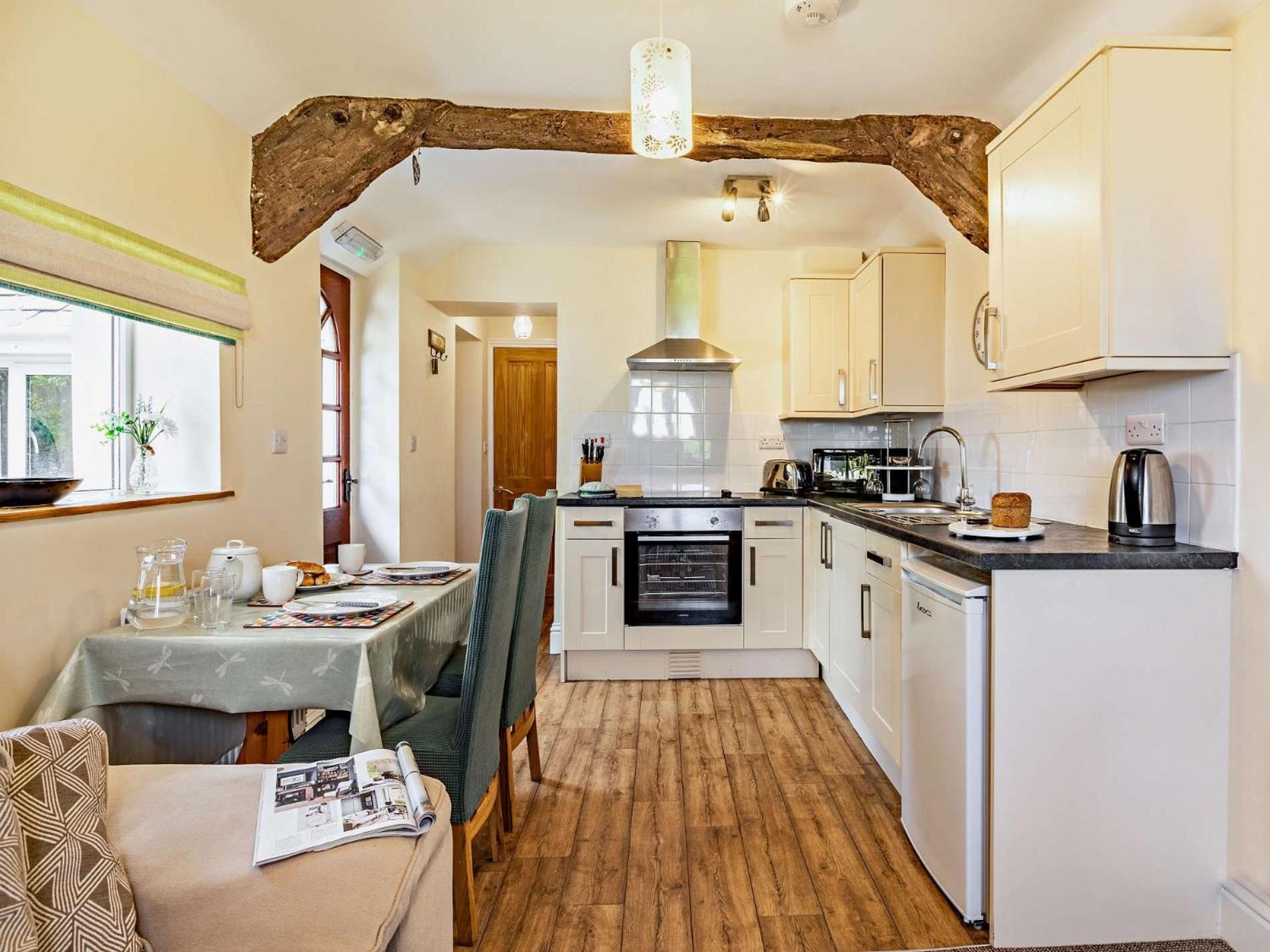 1 Bed in Ilfracombe oc-parsc view 2