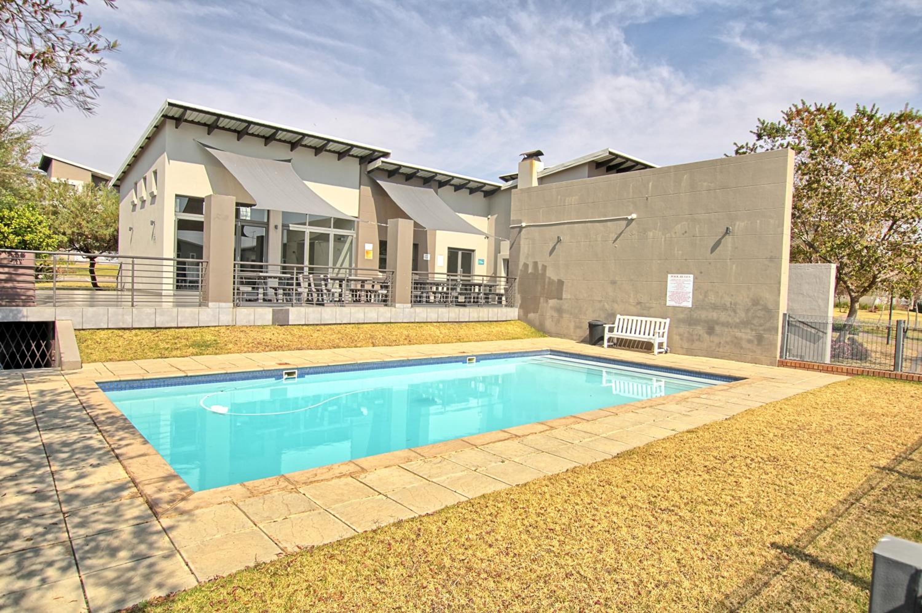 Modern Bachelor Apartment in Dainfern, Sandton view 4