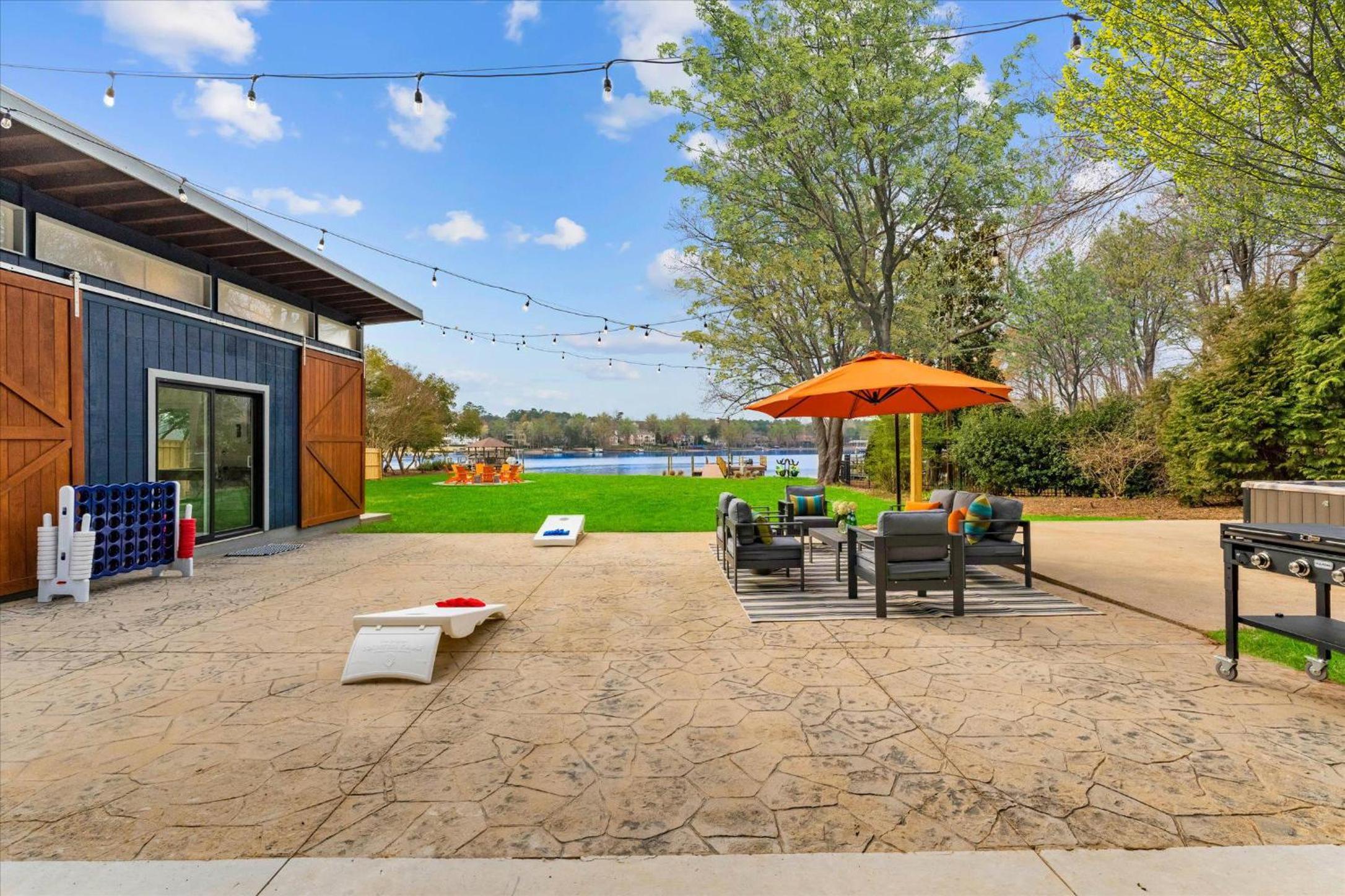 Blue Haven w/Game Room, Hot Tub & Optional Boat Rental view 5