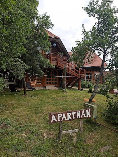 Apartman egy Makovecz Imre tervezte házban view 3