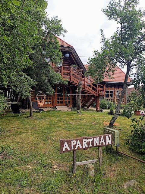 Apartman egy Makovecz Imre tervezte házban view 2