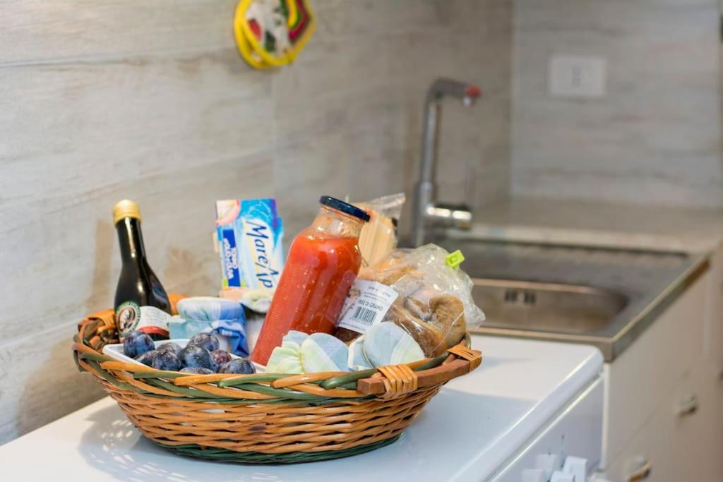 Case Donizetti en San Foca — kitchen