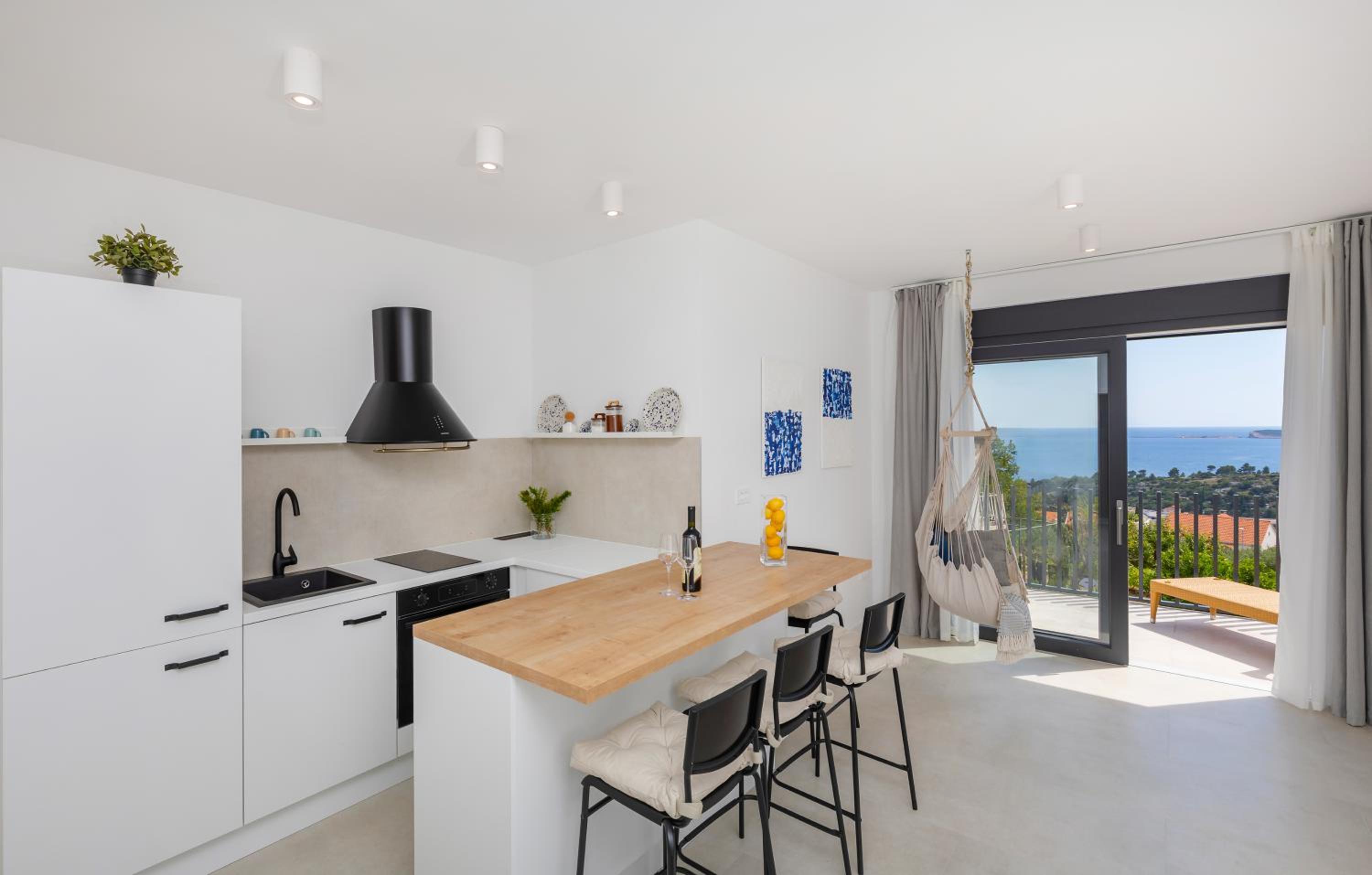 House Aqua
