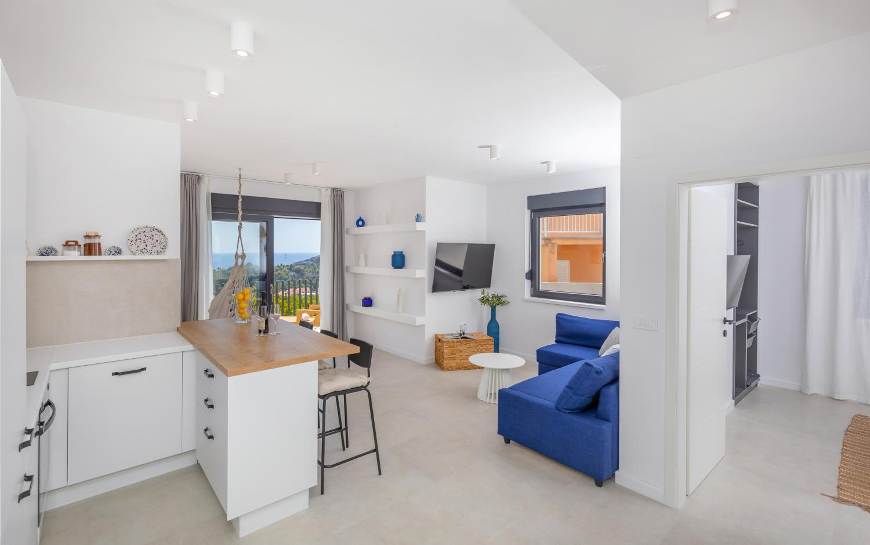 House Aqua