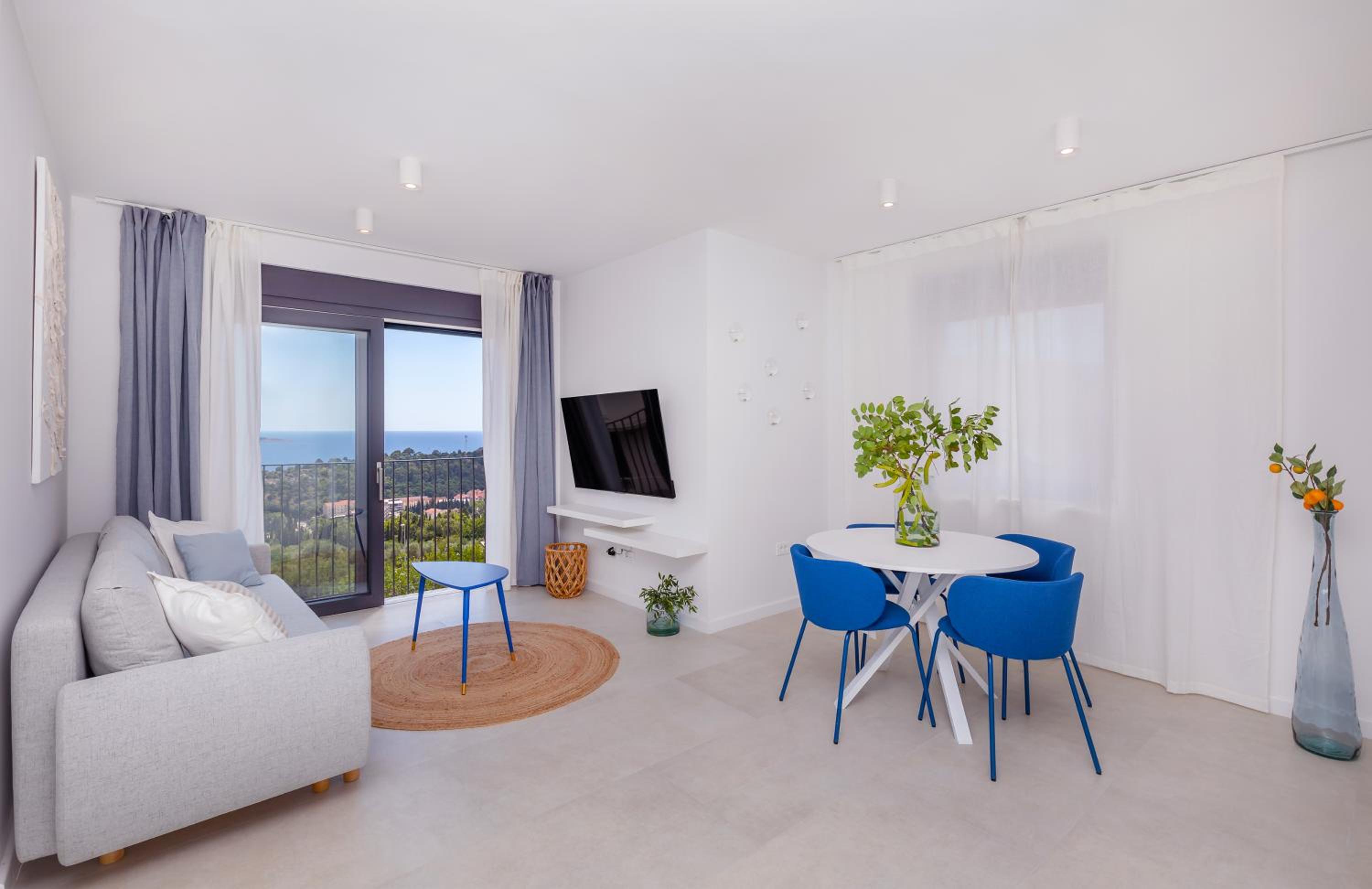 House Aqua