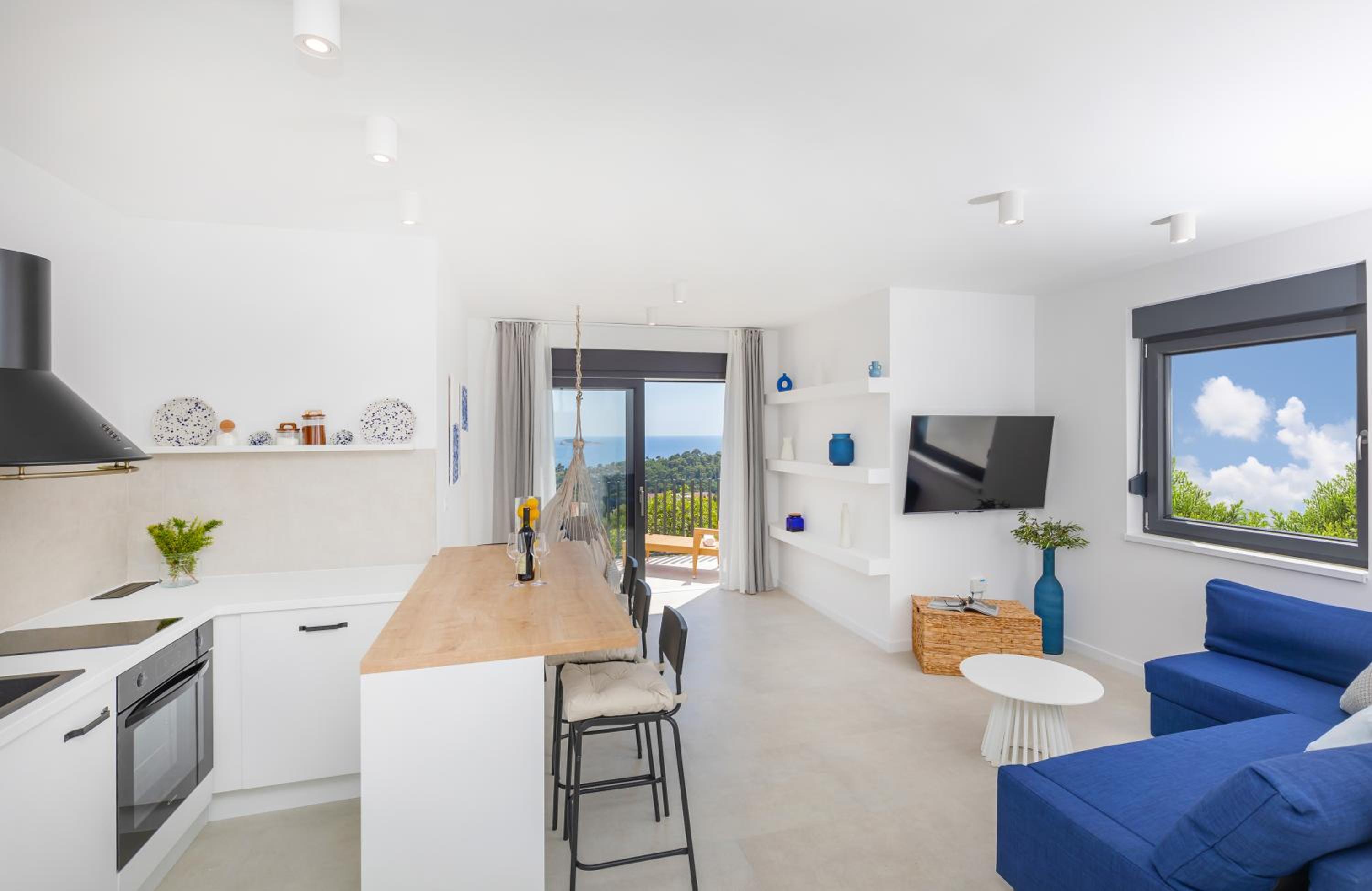 House Aqua