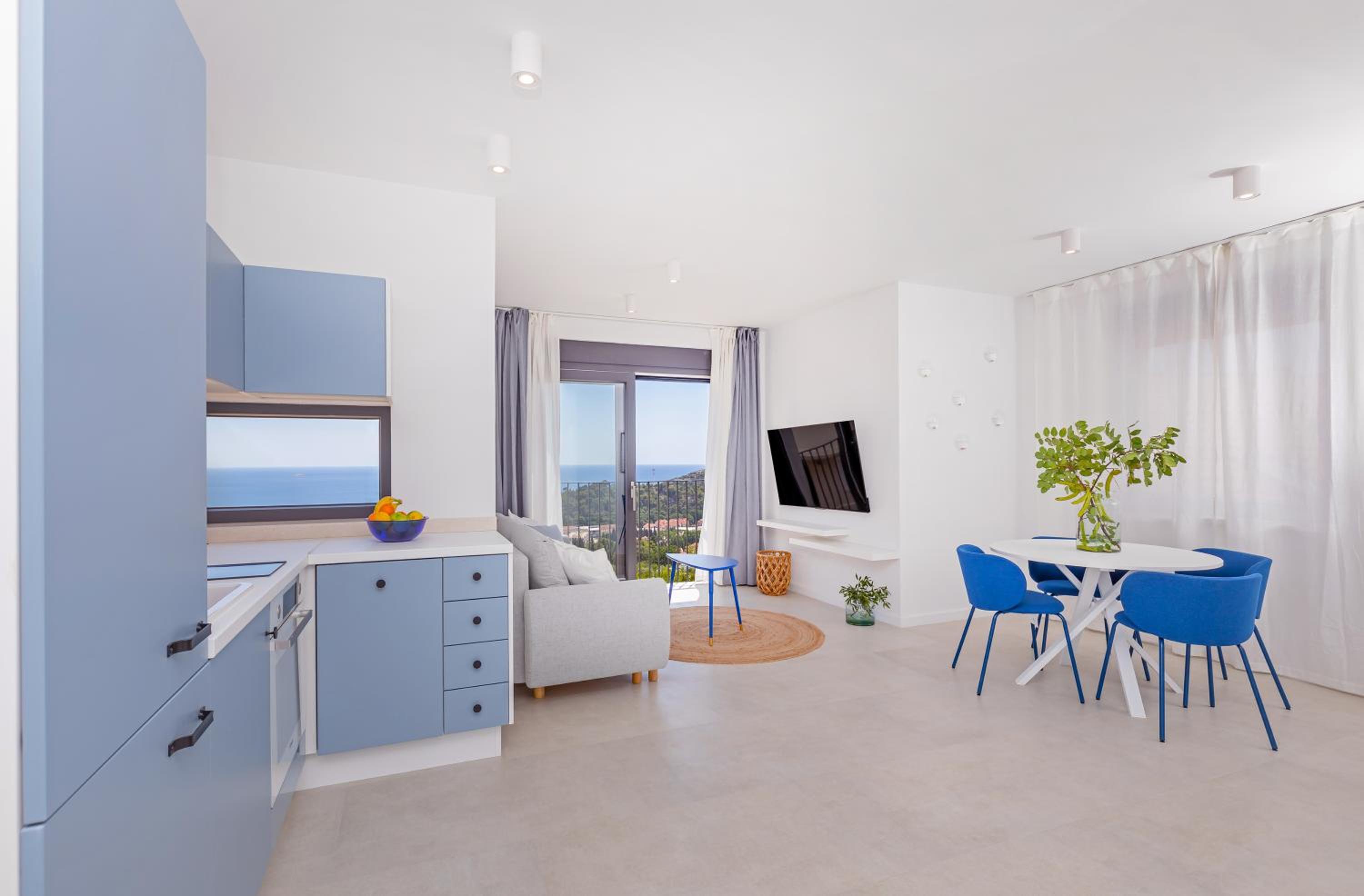 House Aqua