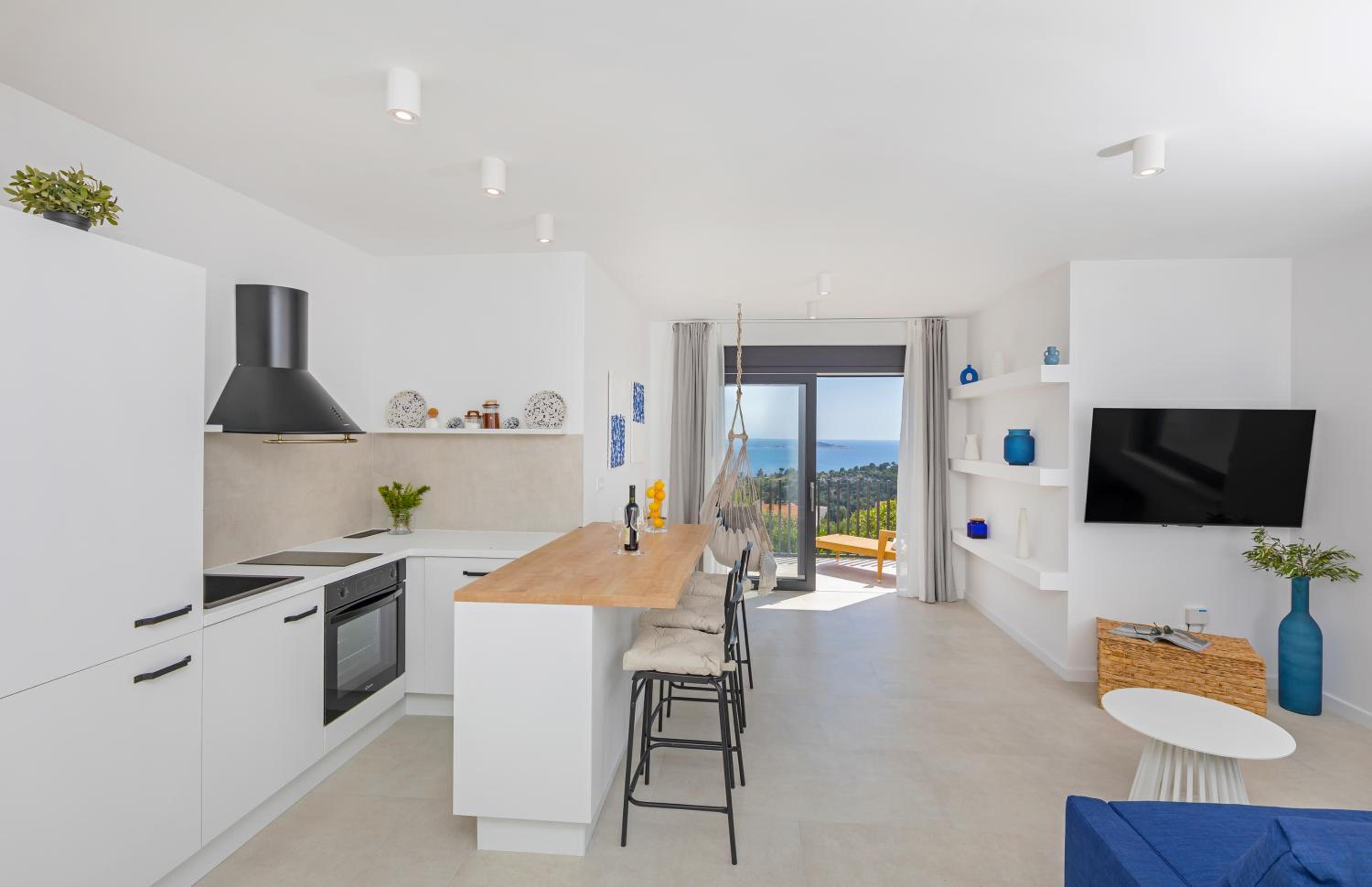 House Aqua