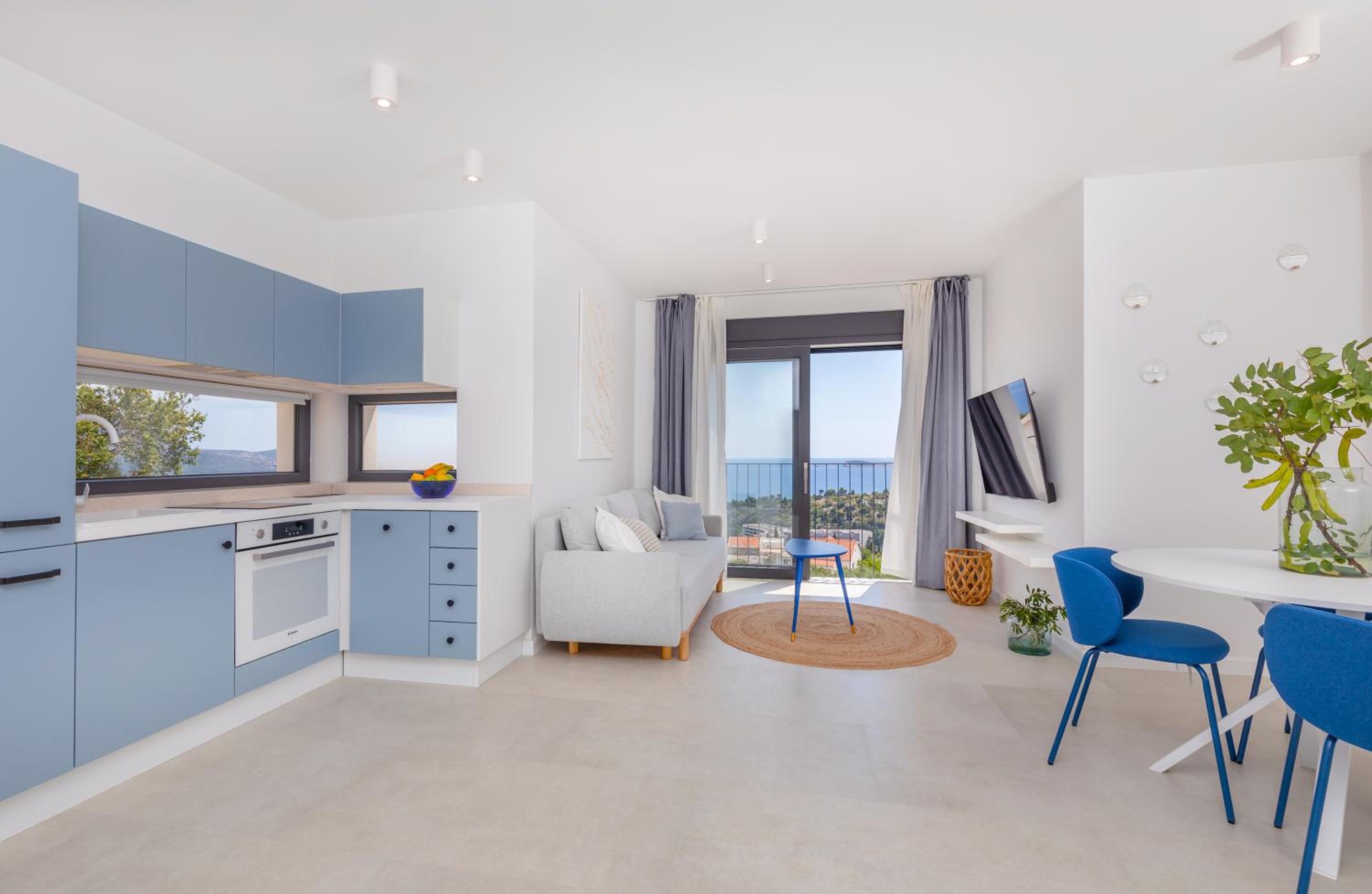 House Aqua