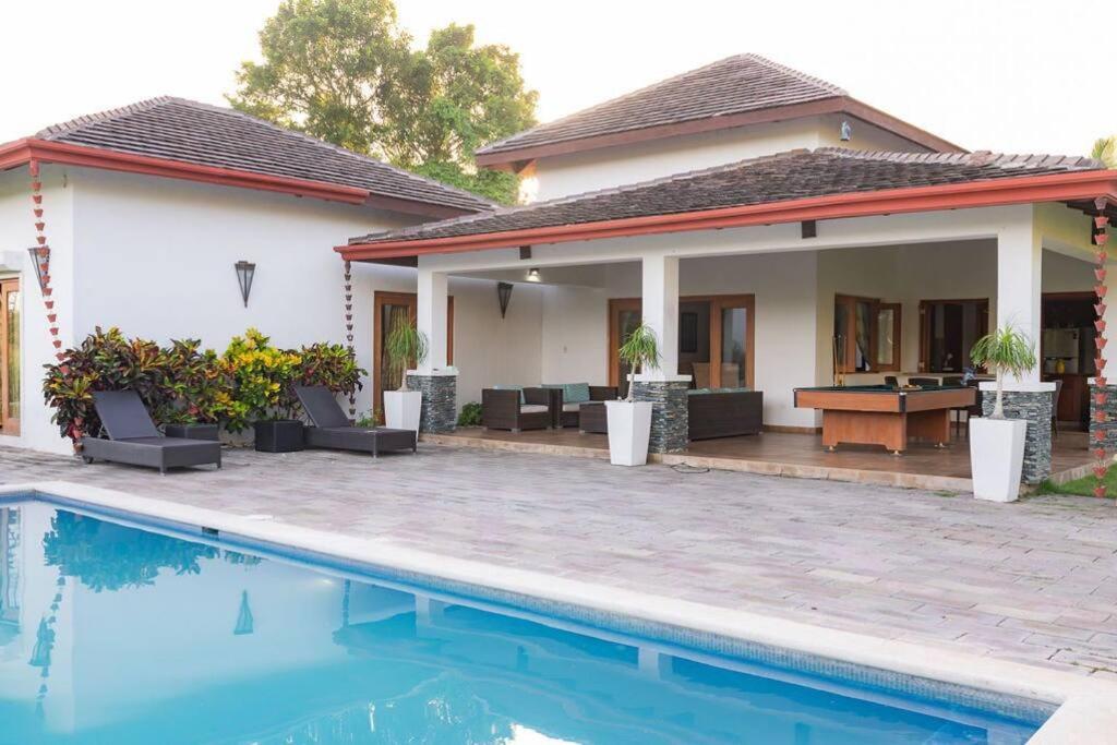 Acogedora Villa en Guavaberry
