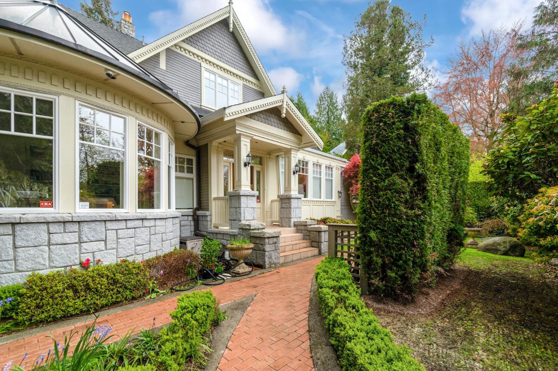 Charming Retreat on Cypress Street, Your Home Away from Home