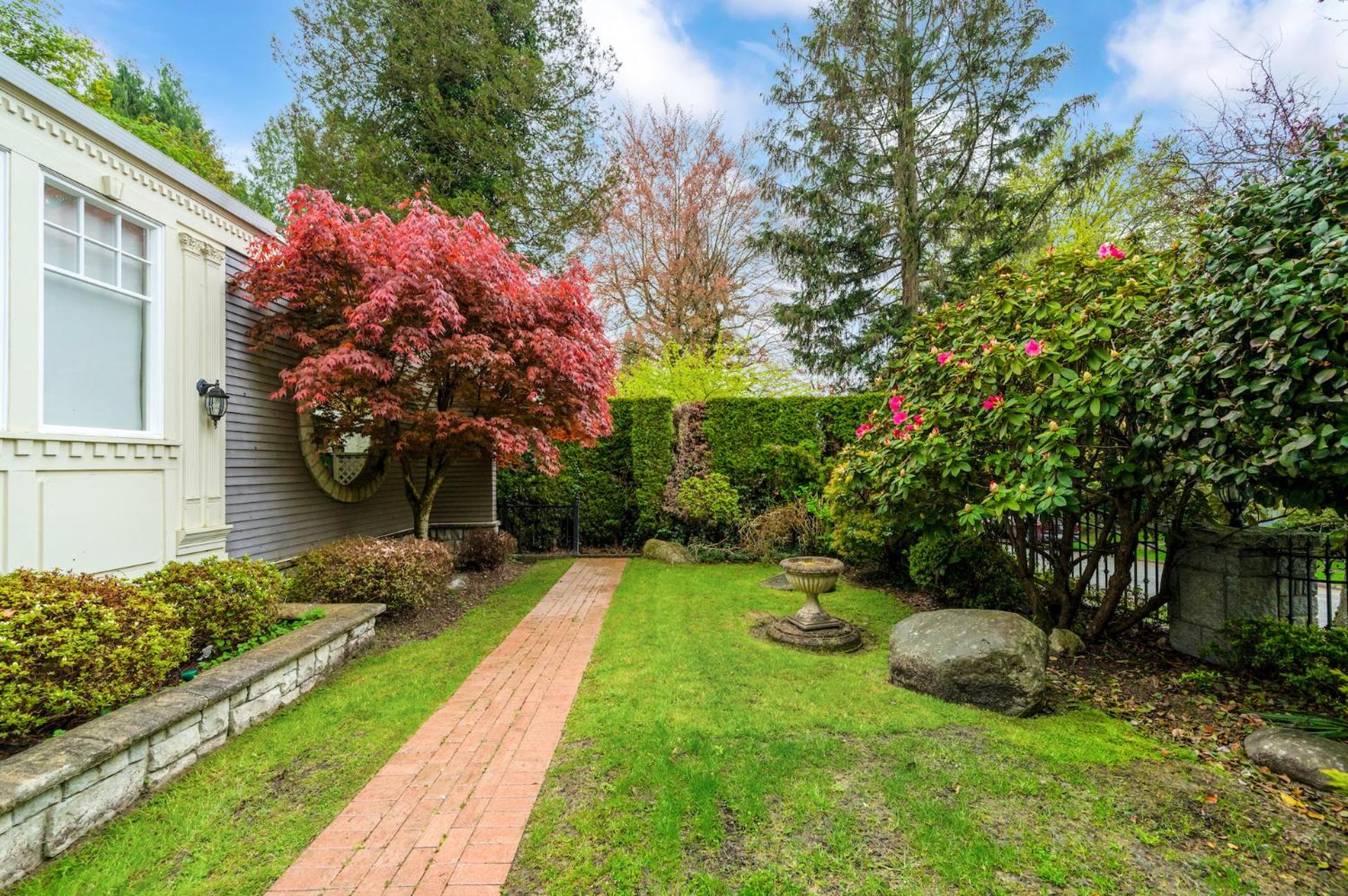 Charming Retreat on Cypress Street, Your Home Away from Home