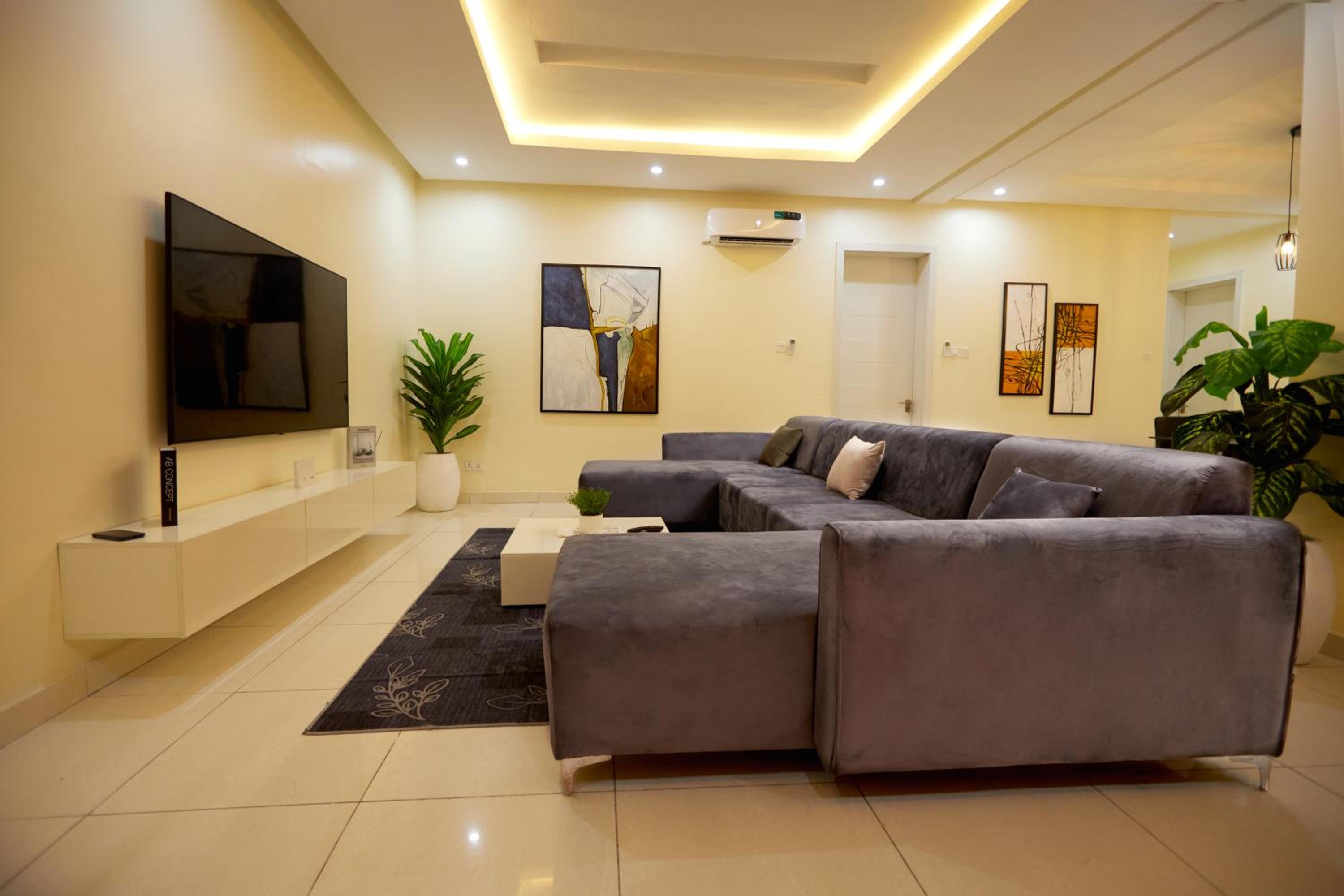 3 BEDROOM LUXURY APT IN Lekki view 4