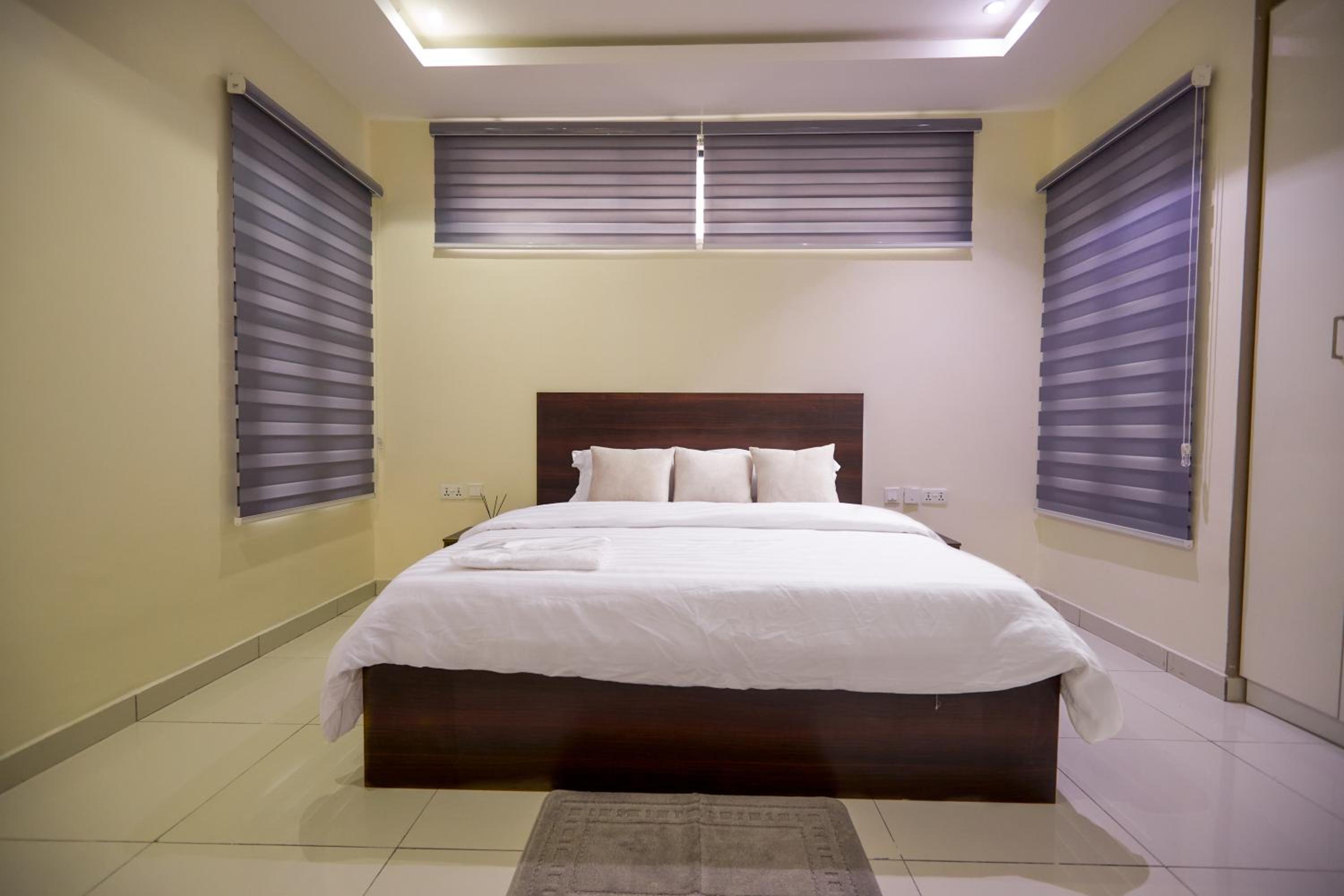 3 BEDROOM LUXURY APT IN Lekki view 5
