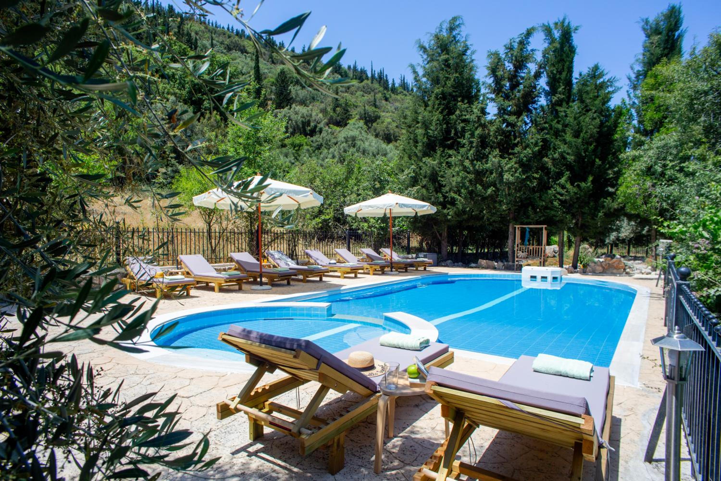 Apanema Mindfulness Villas Resort with Fast WiFi, Pool, Sauna, Massage view 2