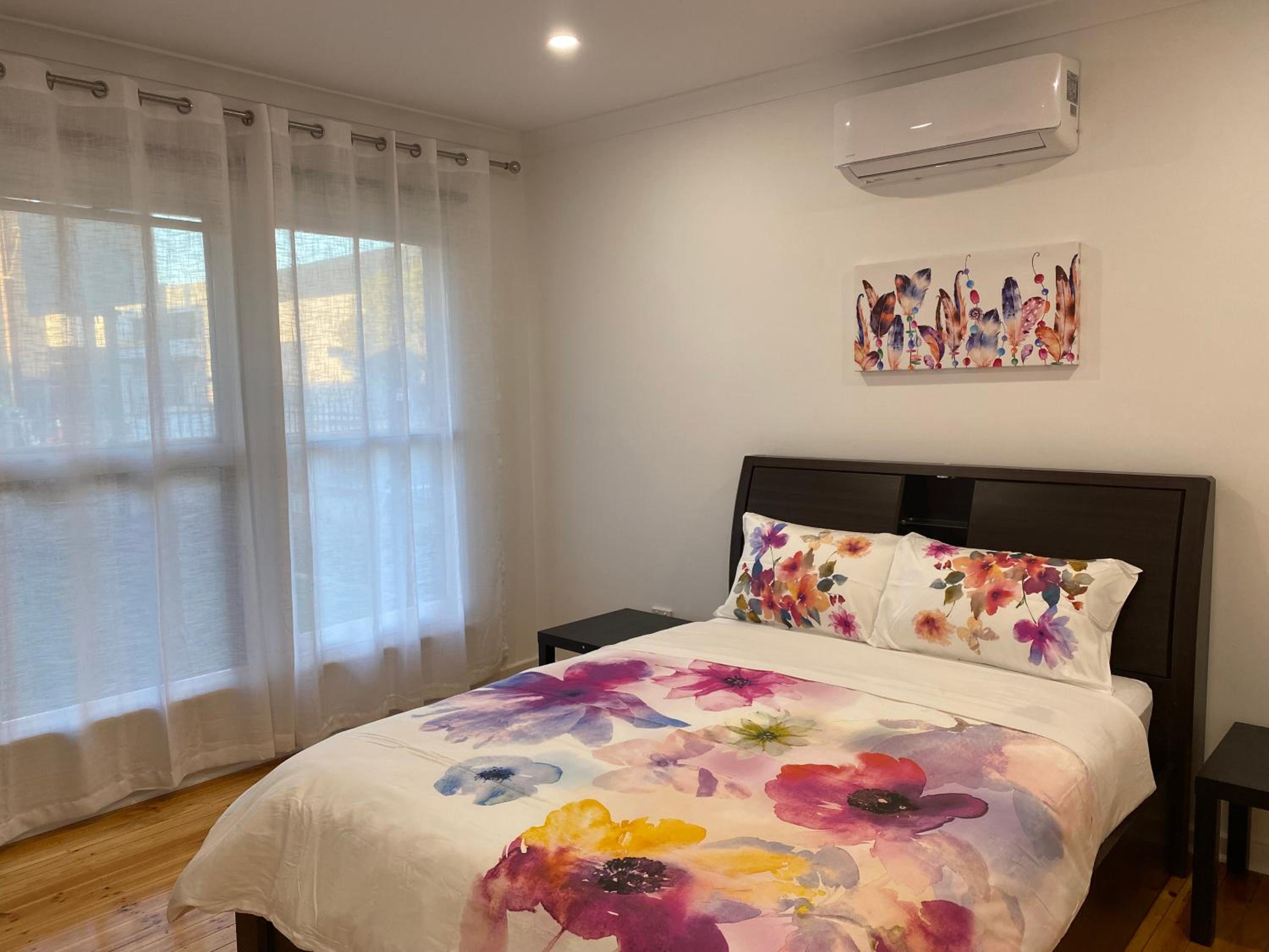 Beautiful 3 Bedrooms BNB between Airport and Sea